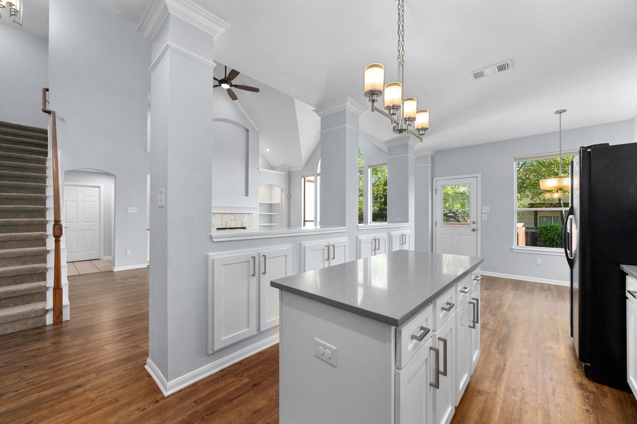 6402 Hillside Terrace Dr, Austin, TX 78749