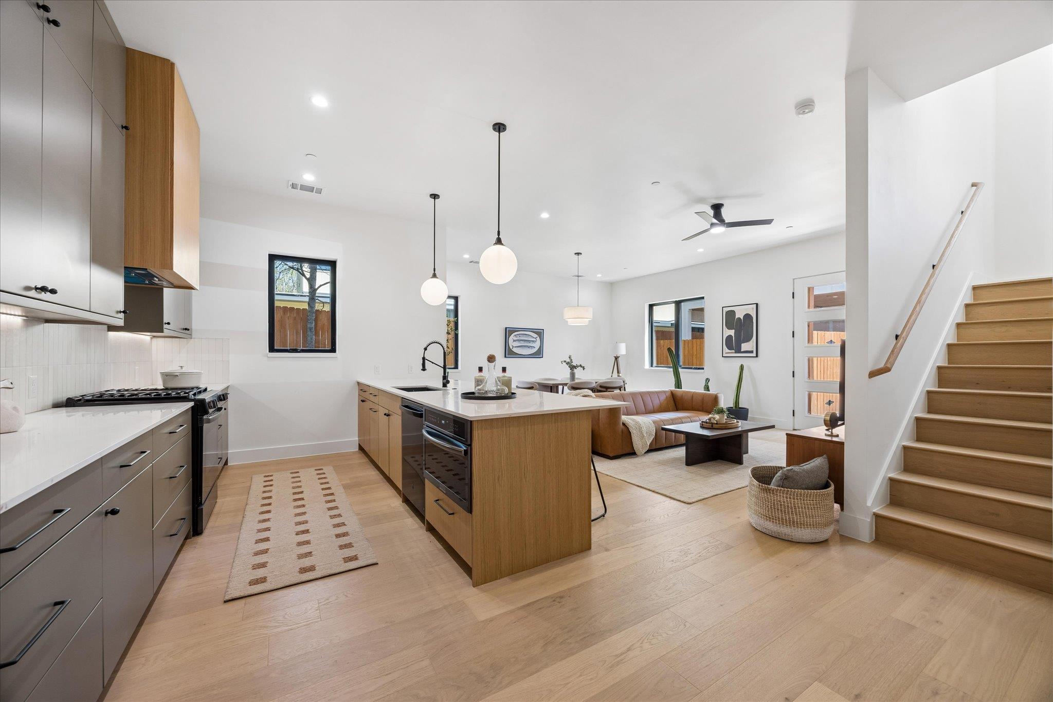 4416 S 1st St # 3, Austin, TX 78745