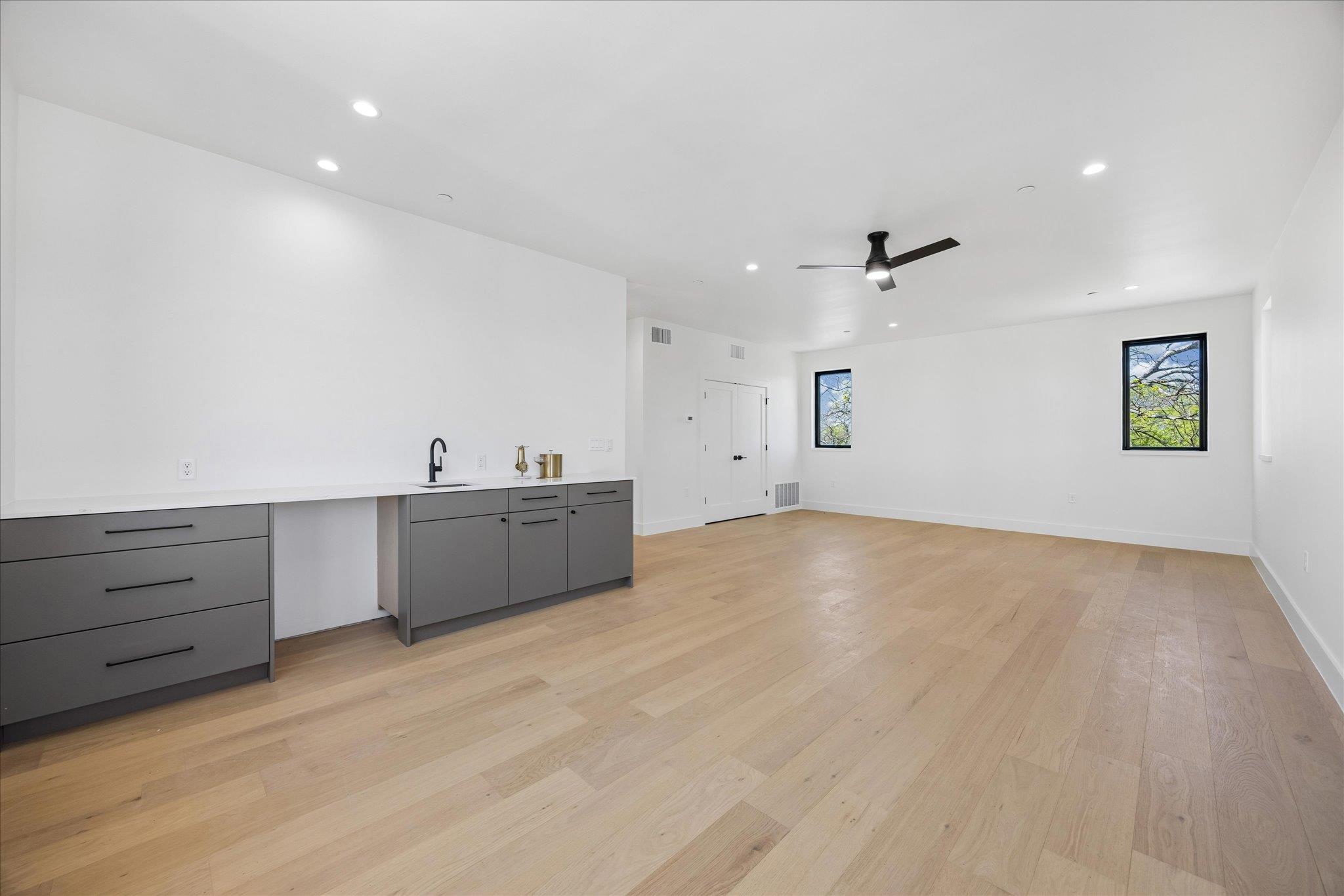 4416 S 1st St # 3, Austin, TX 78745