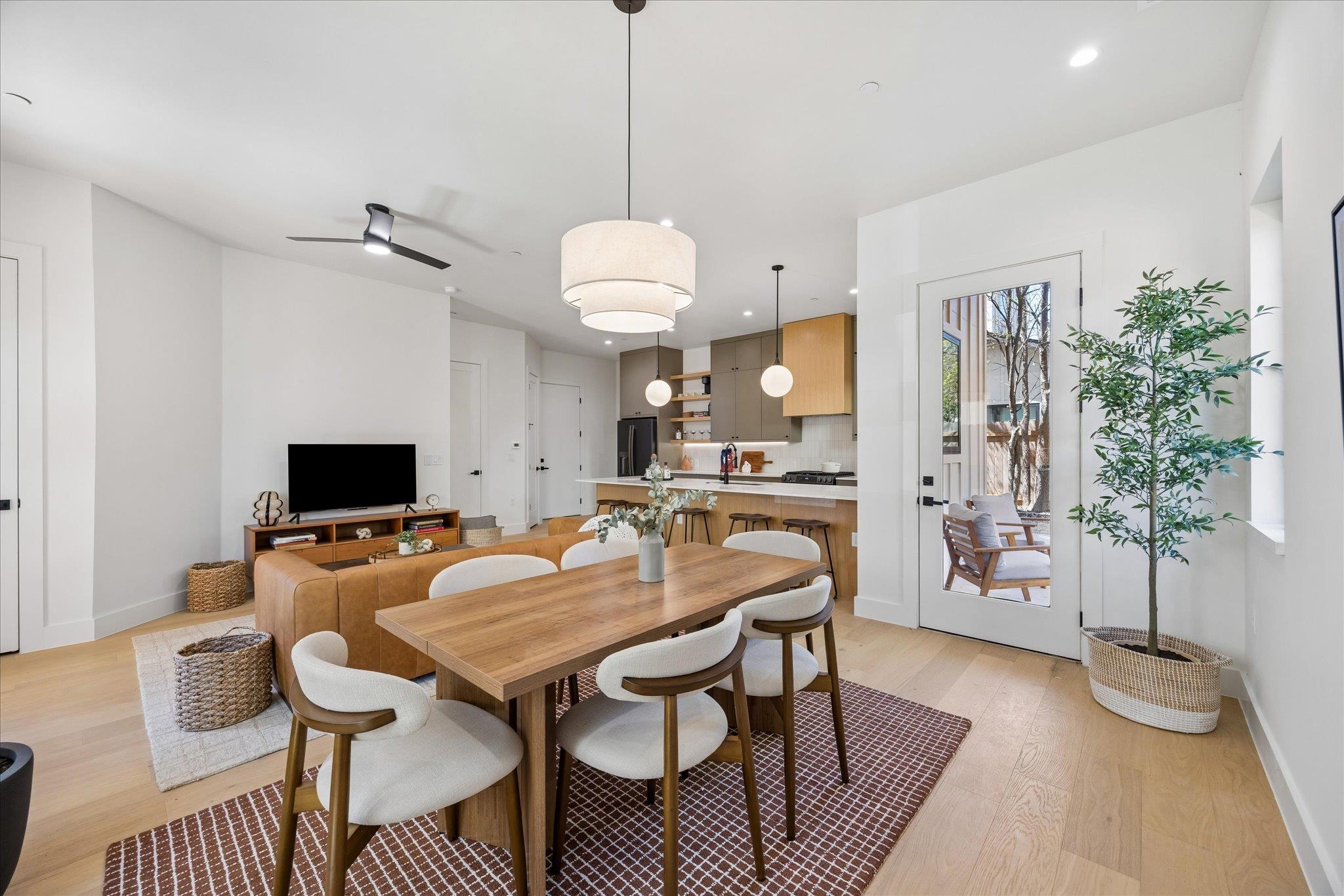 4416 S 1st St # 3, Austin, TX 78745