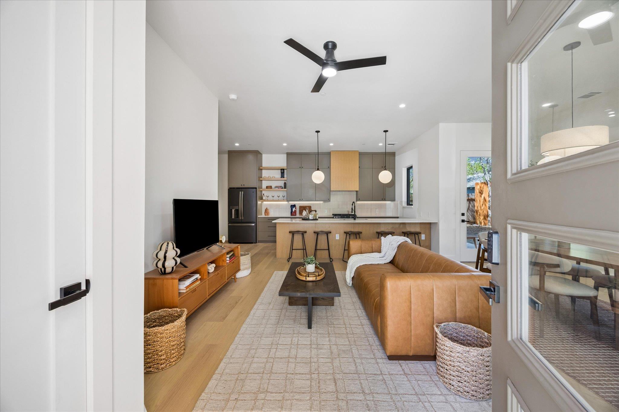 4416 S 1st St # 3, Austin, TX 78745