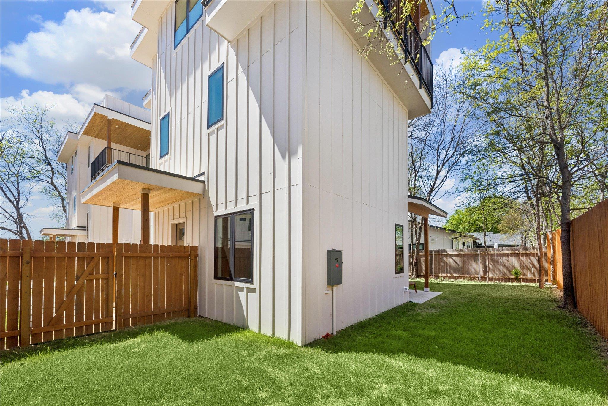 4416 S 1st St # 3, Austin, TX 78745
