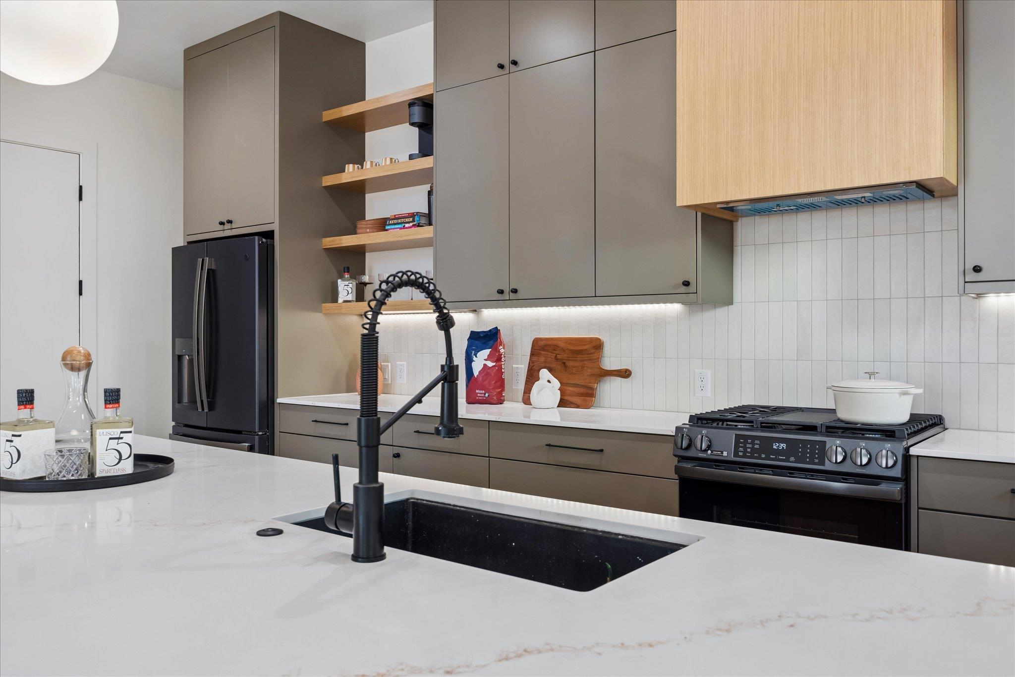 4416 S 1st St # 3, Austin, TX 78745