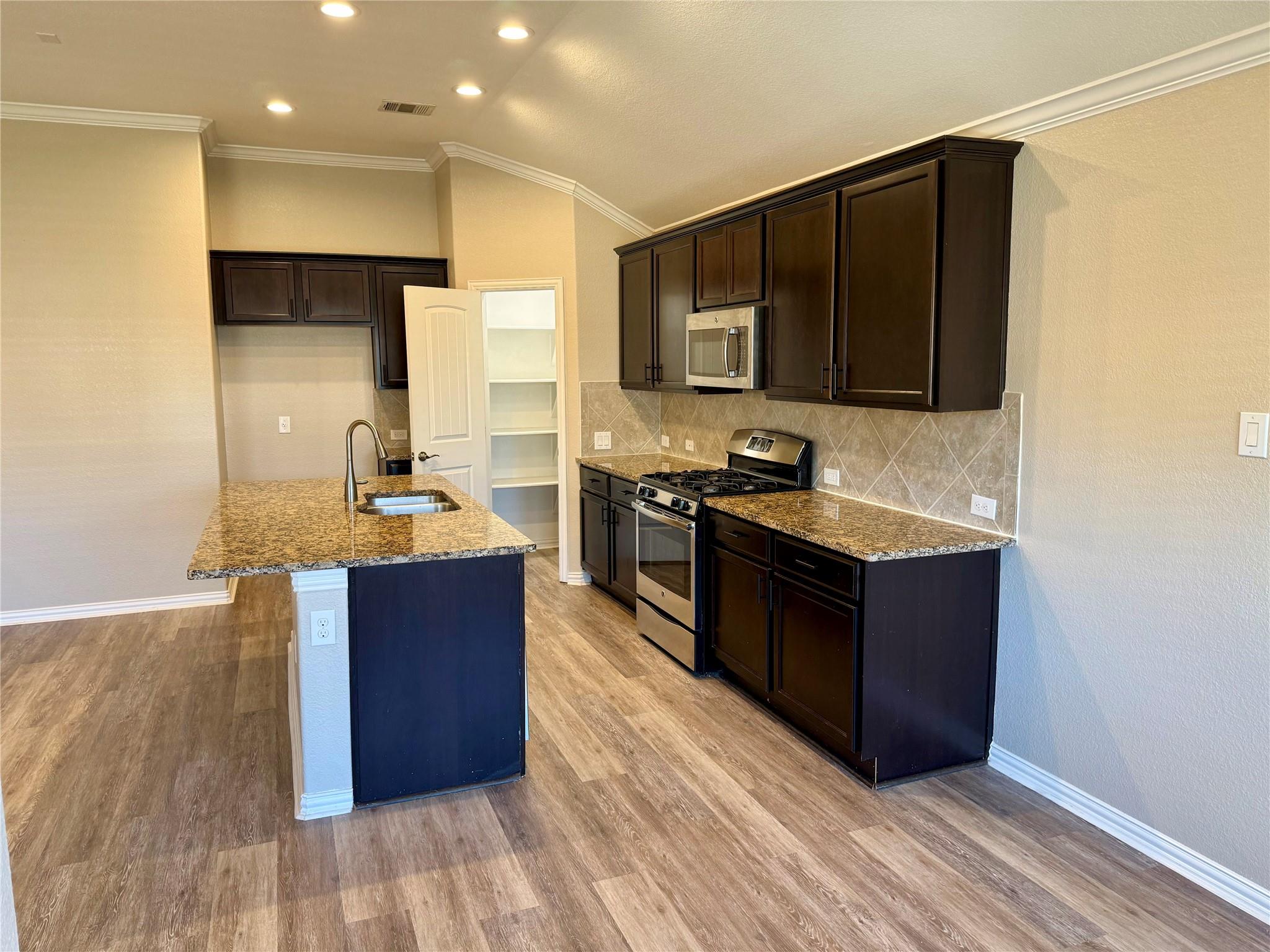 4512 Chestnut Meadows Bnd, Georgetown, TX 78626