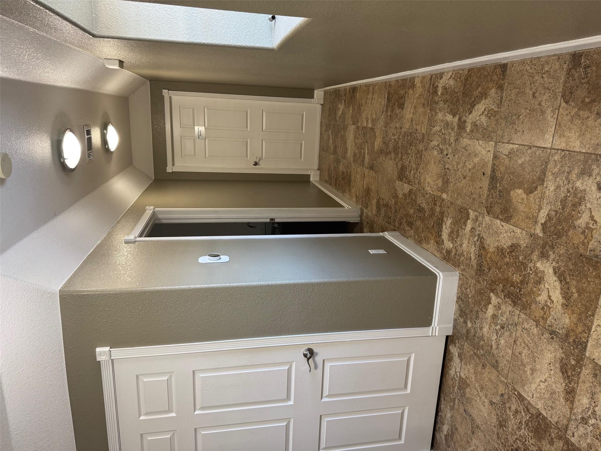 100 S Canyonwood Dr # 1-B, Dripping Springs, TX 78620