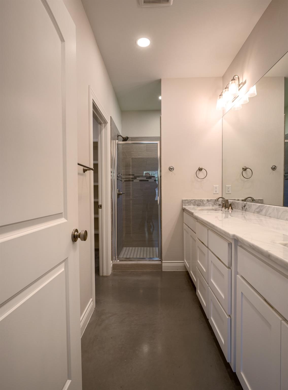 114 Norwood Dr, Granite Shoals, TX 78654