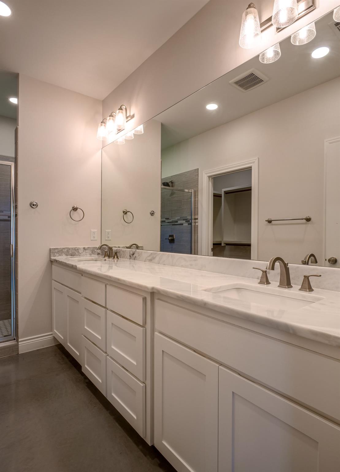 114 Norwood Dr, Granite Shoals, TX 78654