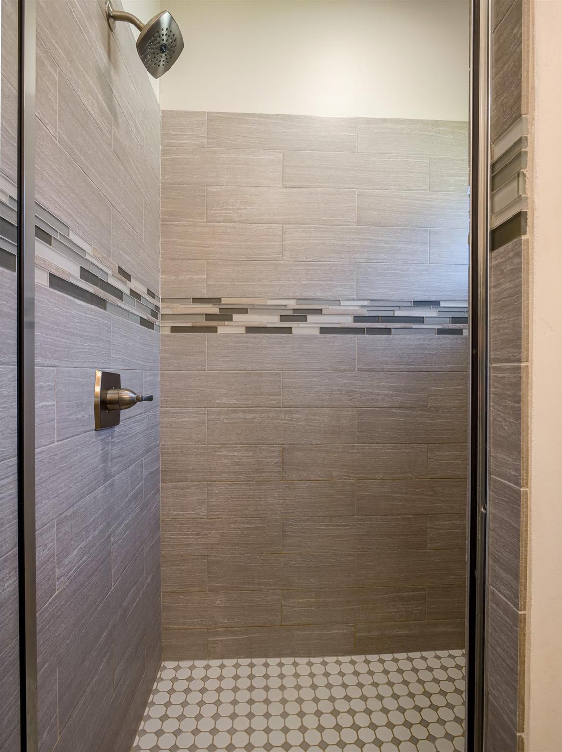 114 Norwood Dr, Granite Shoals, TX 78654