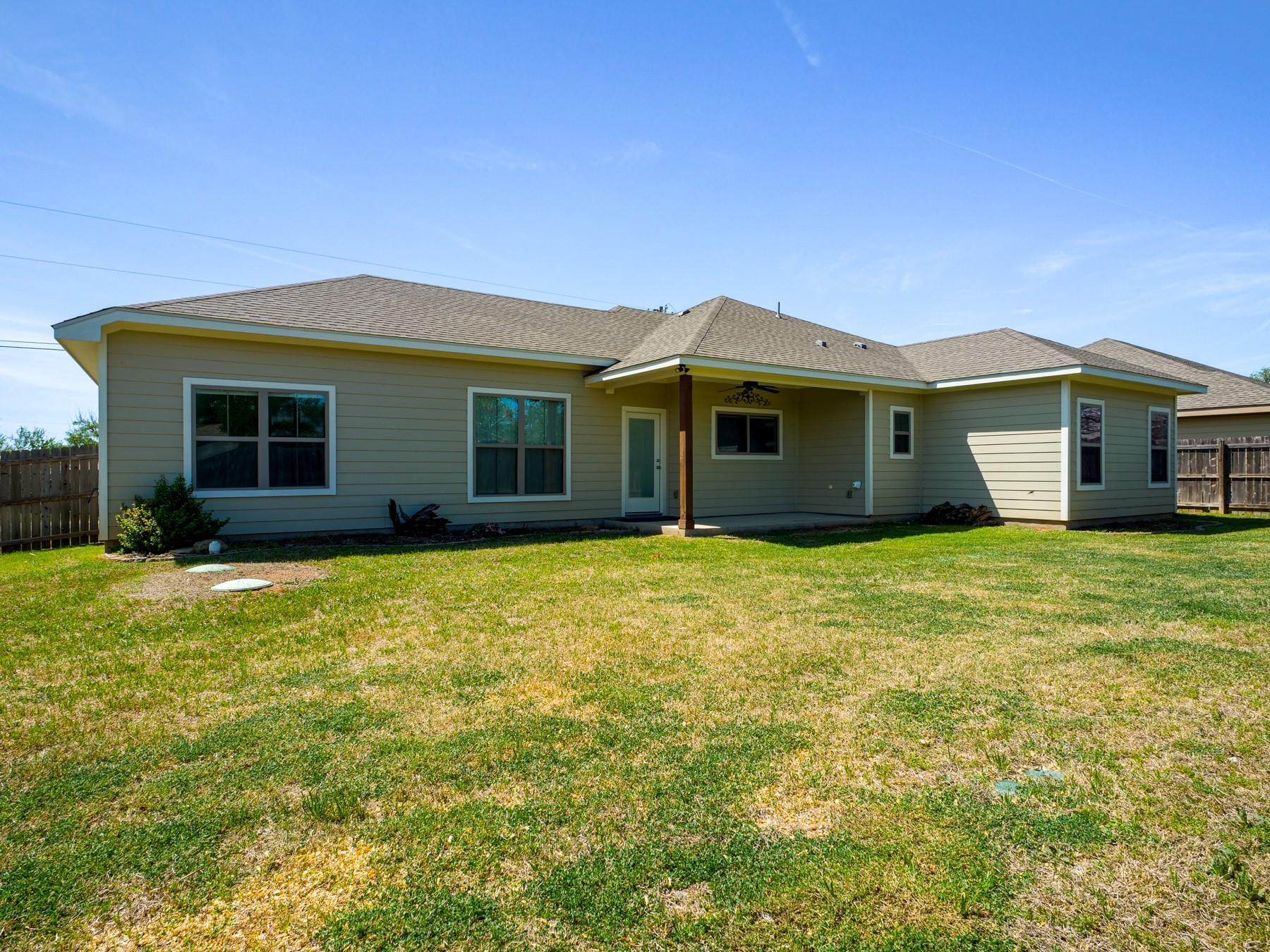 114 Norwood Dr, Granite Shoals, TX 78654