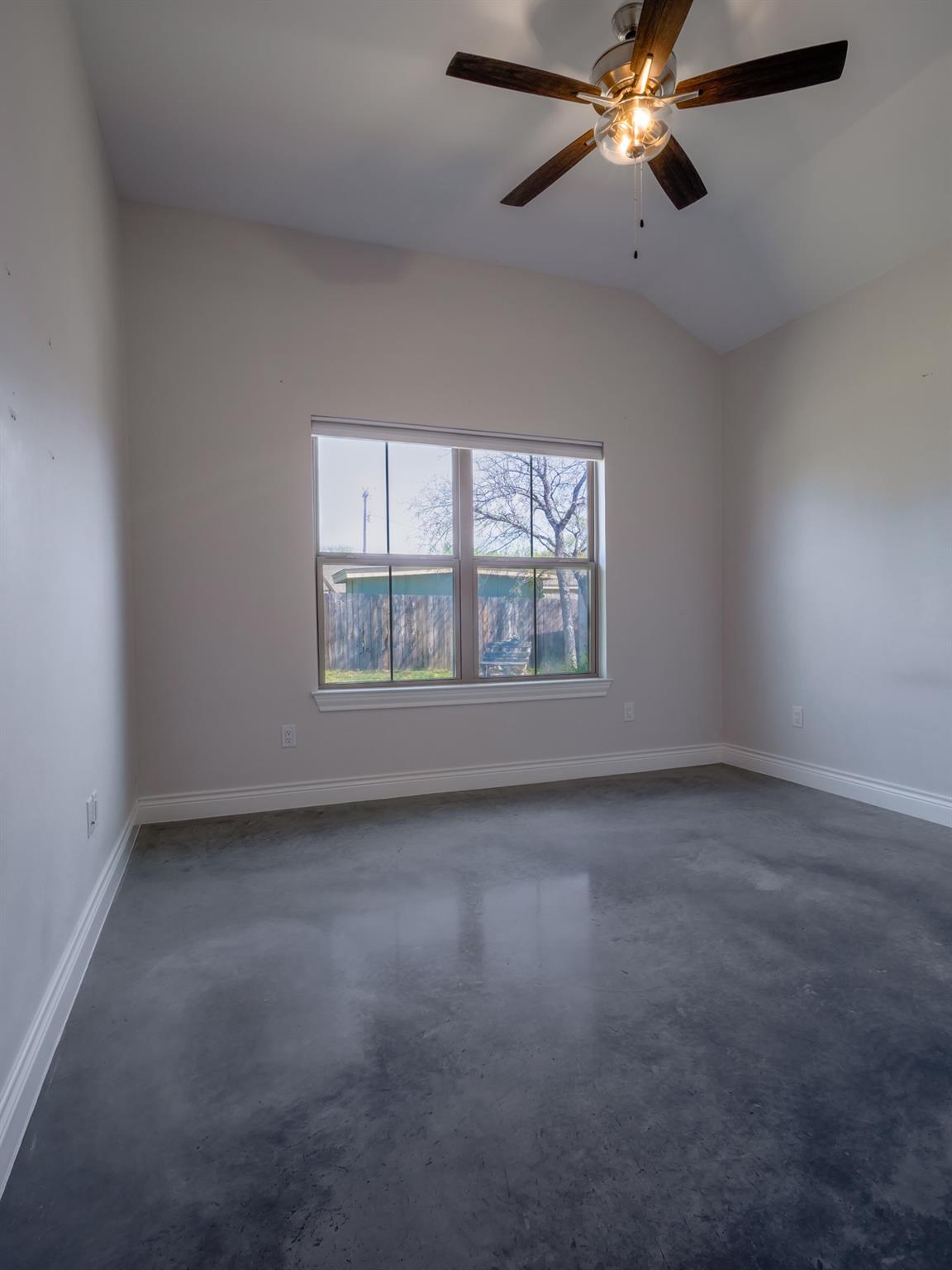 114 Norwood Dr, Granite Shoals, TX 78654