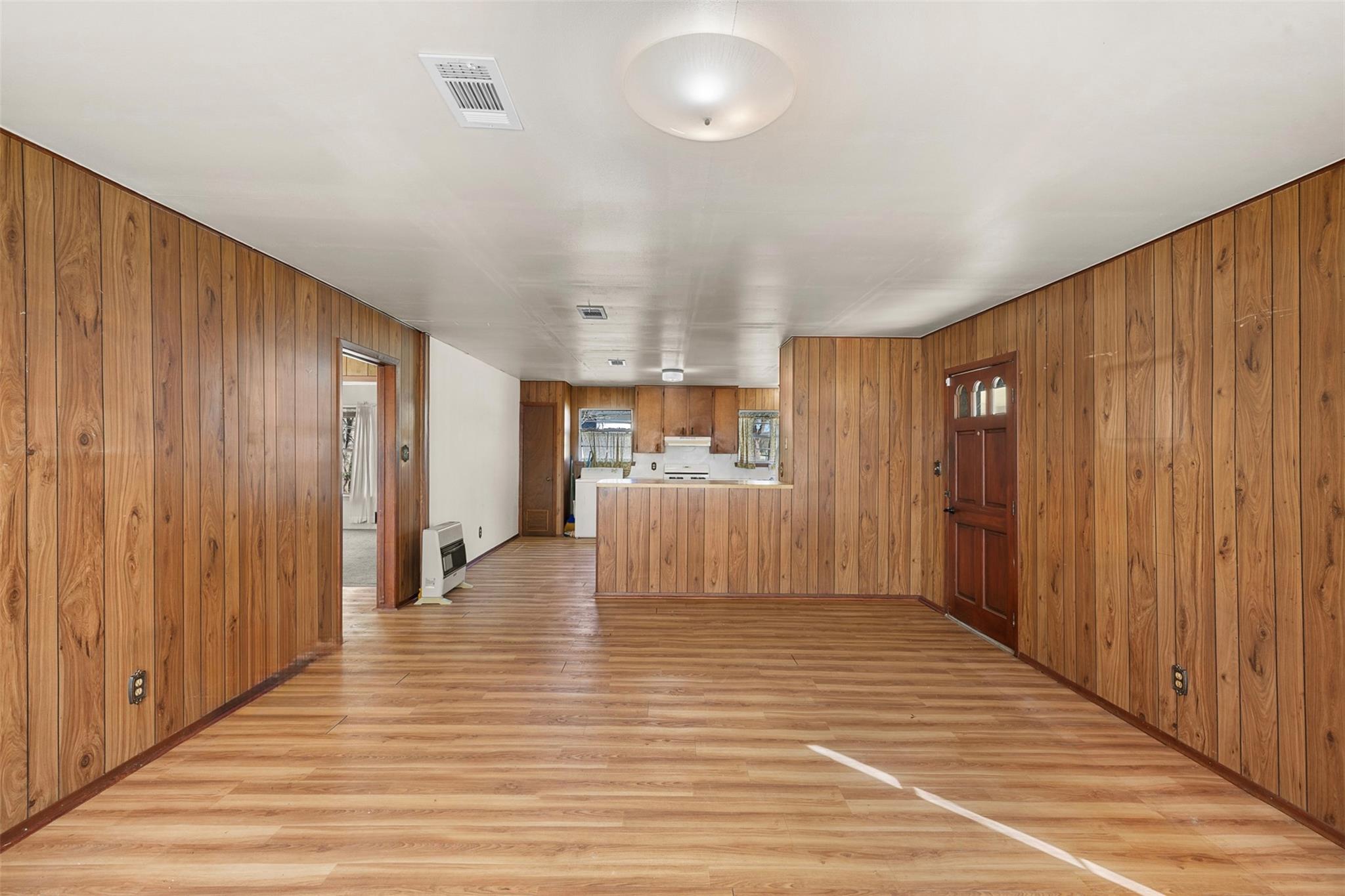 809 N Main St, Lexington, TX 78947