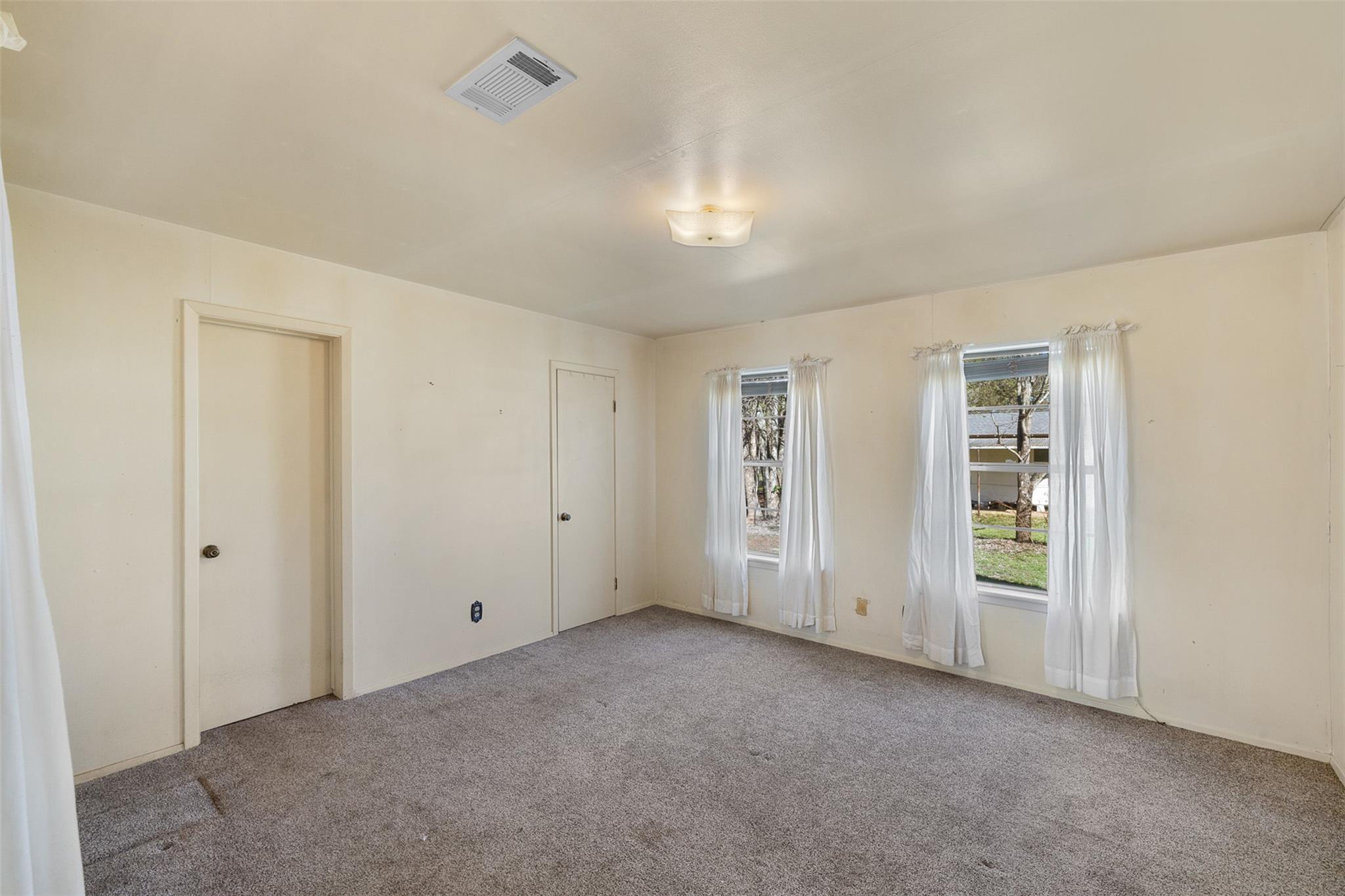 809 N Main St, Lexington, TX 78947