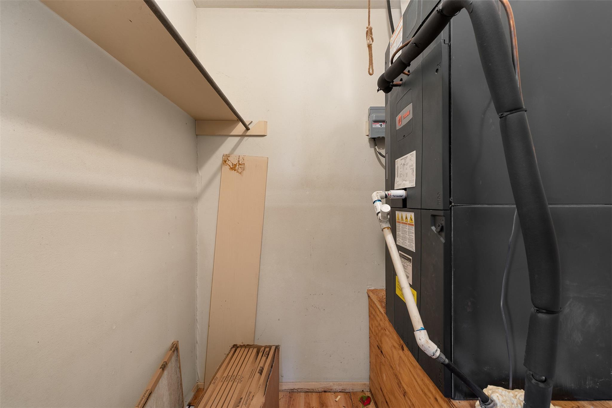 809 N Main St, Lexington, TX 78947