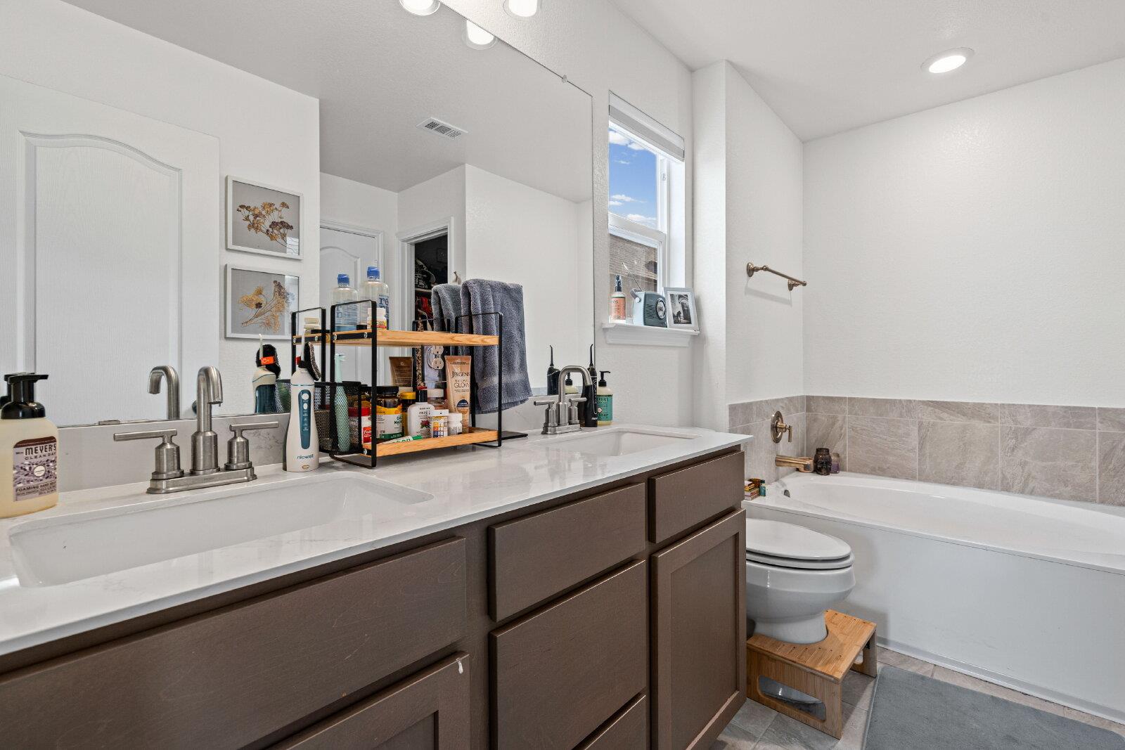 6316 Carriage Pines Dr, Del Valle, TX 78617