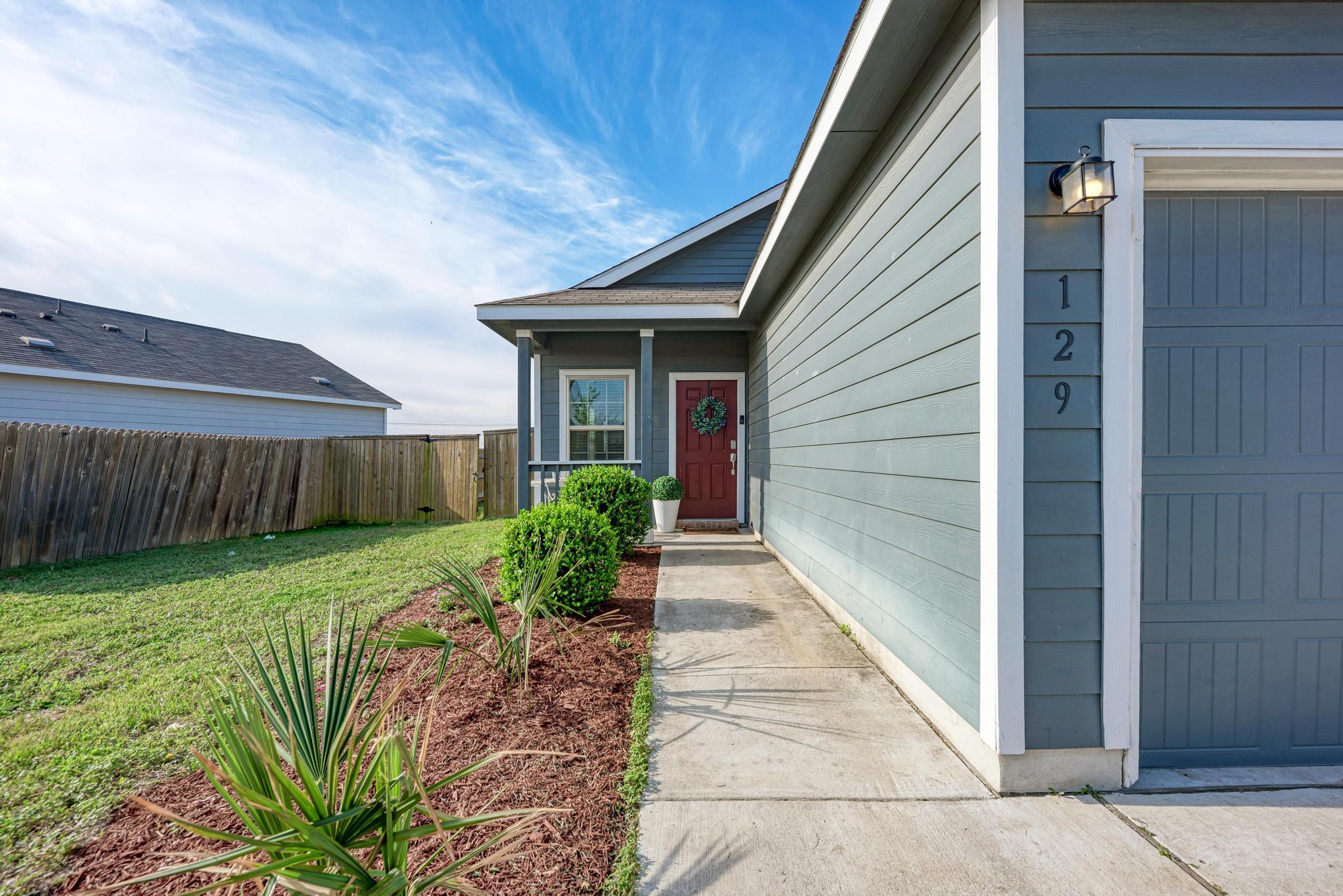 129 Vulcan Dr, Jarrell, TX 76537