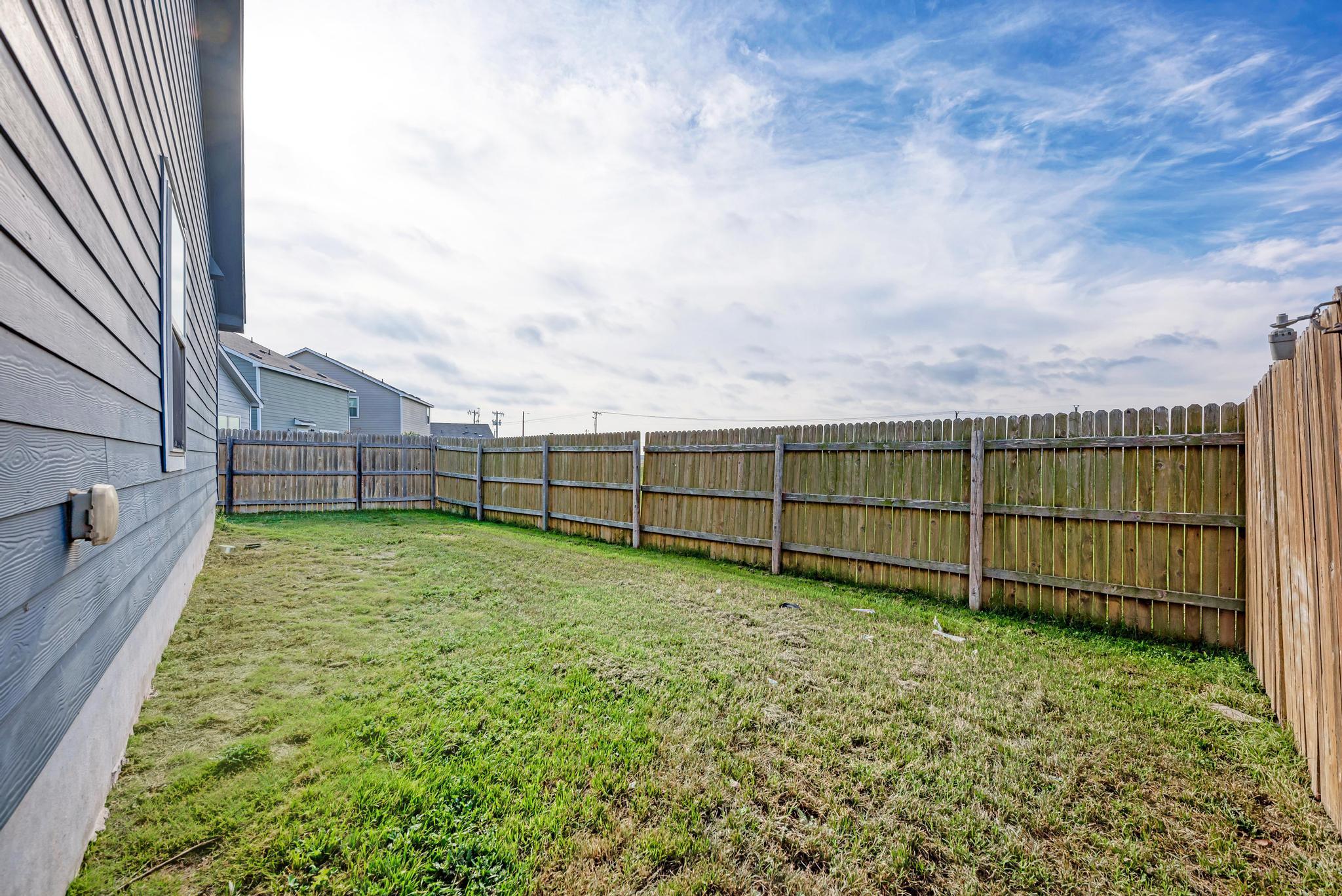 129 Vulcan Dr, Jarrell, TX 76537