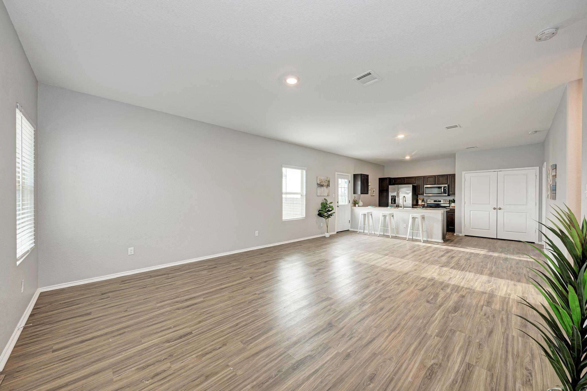 129 Vulcan Dr, Jarrell, TX 76537