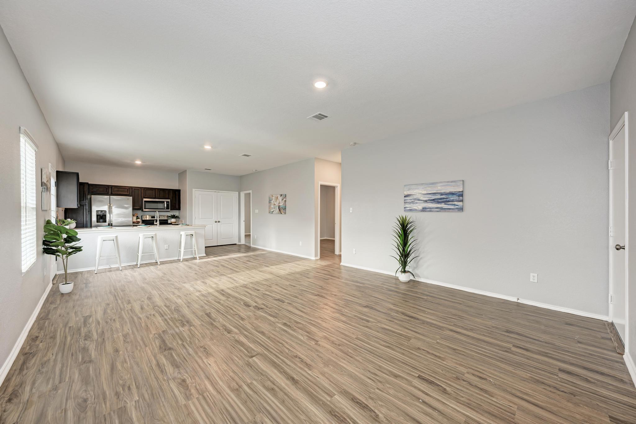 129 Vulcan Dr, Jarrell, TX 76537