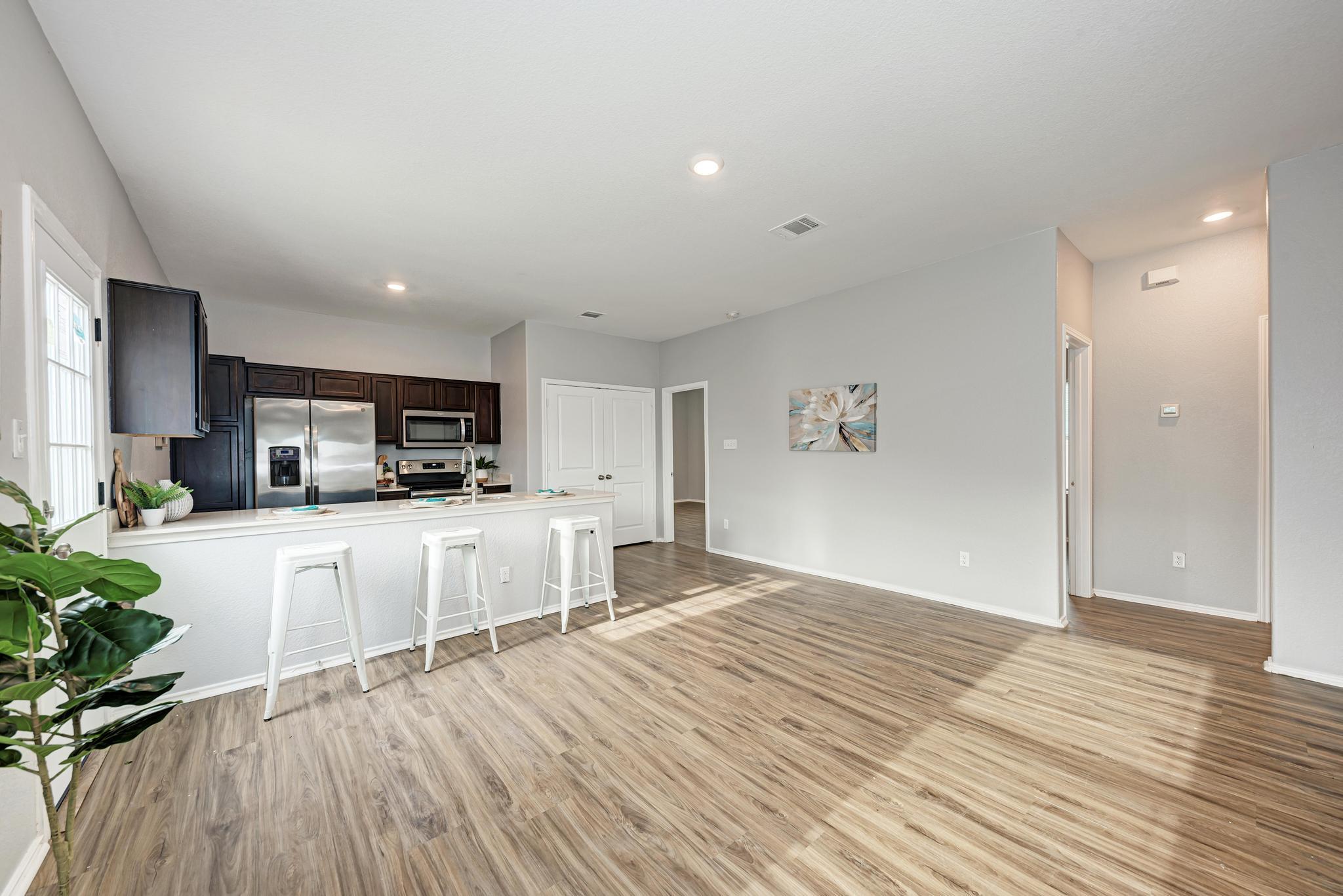 129 Vulcan Dr, Jarrell, TX 76537