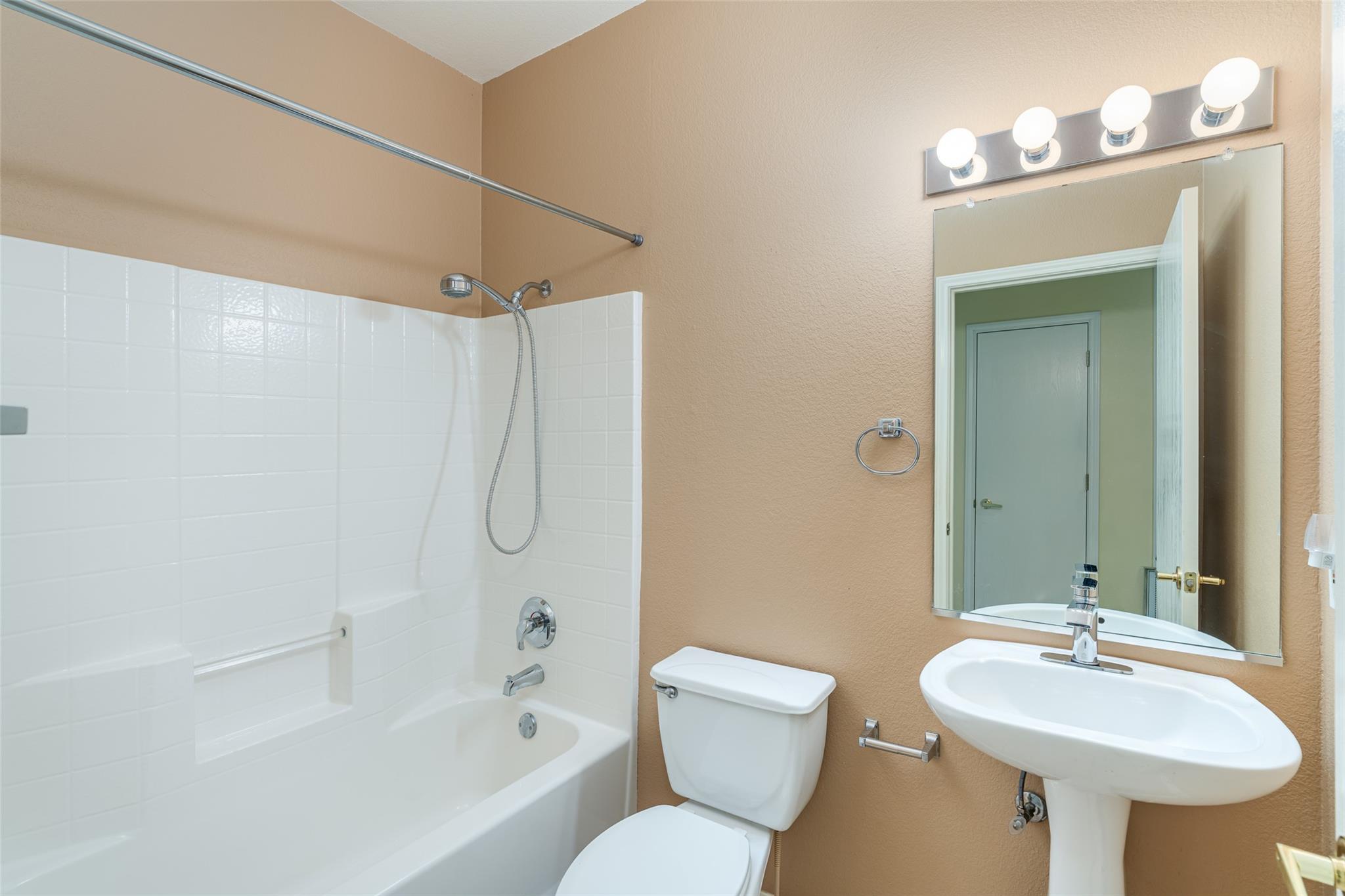 516 Texas Dr, Georgetown, TX 78633