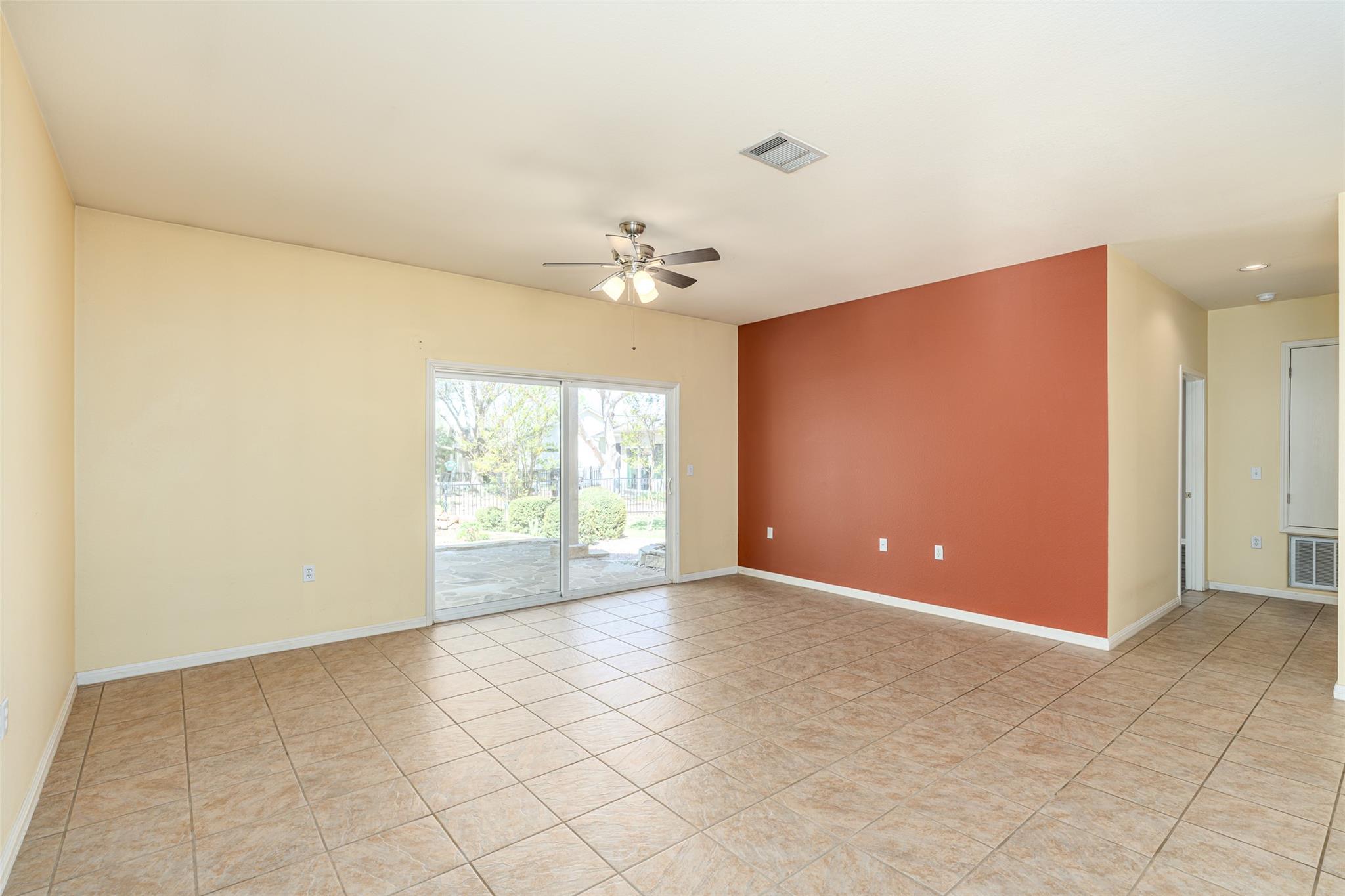 516 Texas Dr, Georgetown, TX 78633