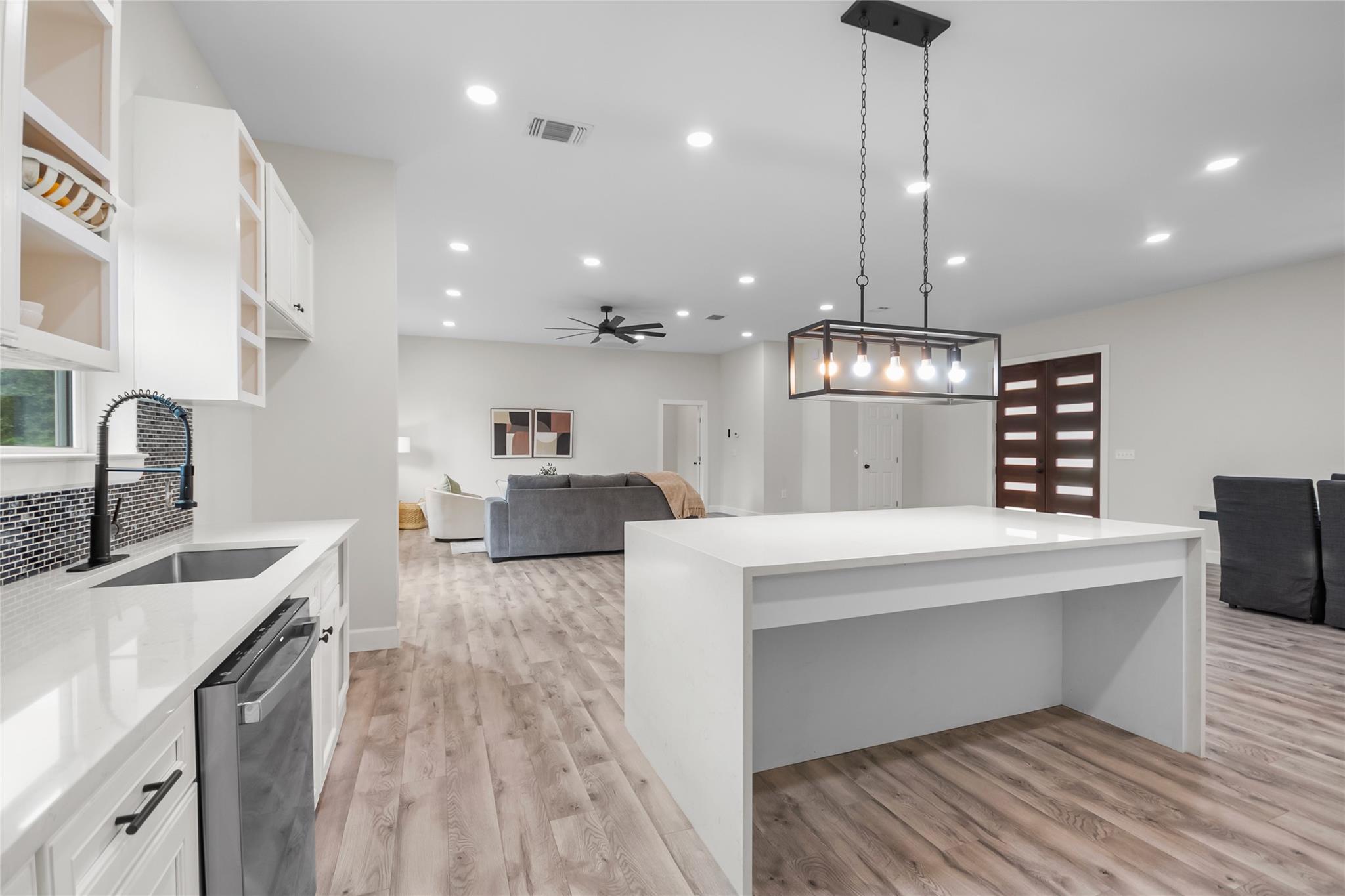 197 S Buckhorn Dr, Bastrop, TX 78602