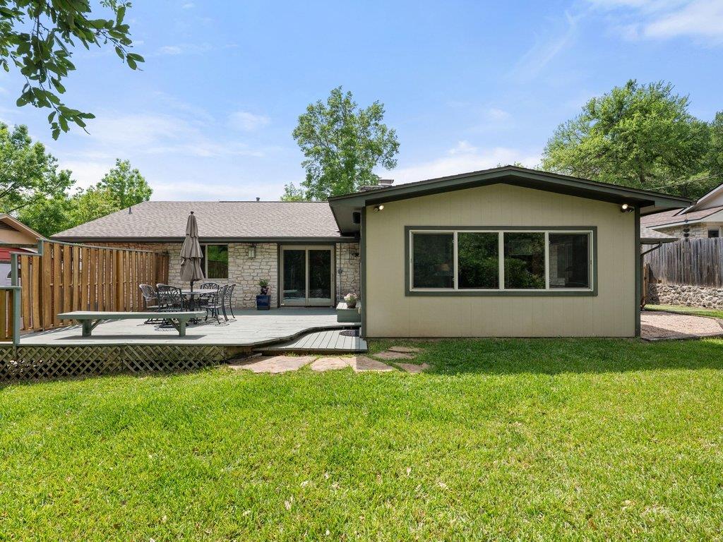 910 River Oaks Dr, Austin, TX 78753