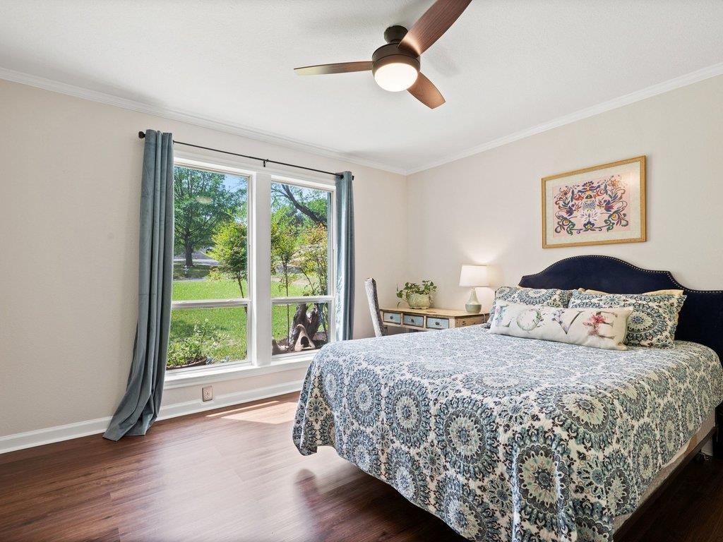 910 River Oaks Dr, Austin, TX 78753