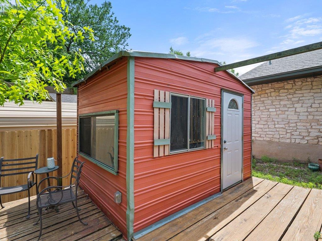 910 River Oaks Dr, Austin, TX 78753