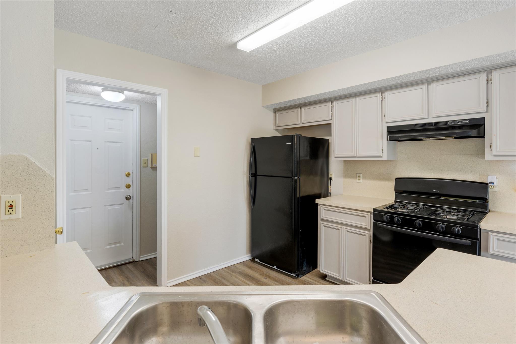 1717 Parkfield Cv, Round Rock, TX 78664