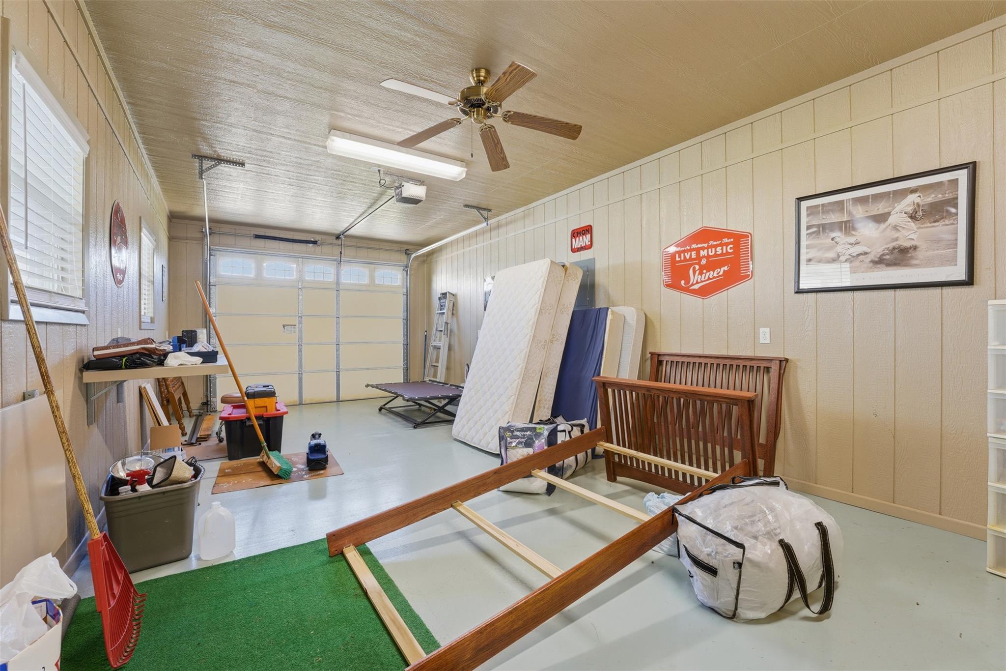 714 Louisiana Ave, Shiner, TX 77984