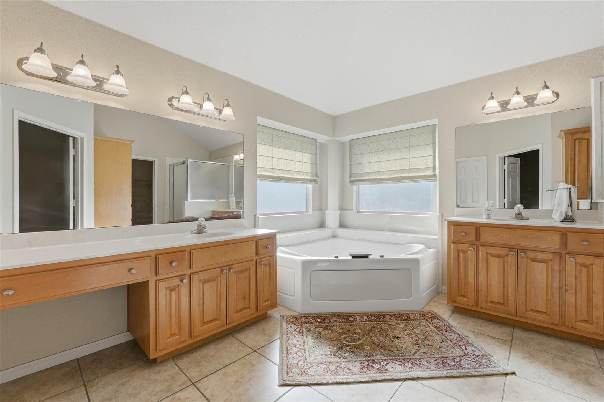 714 Louisiana Ave, Shiner, TX 77984