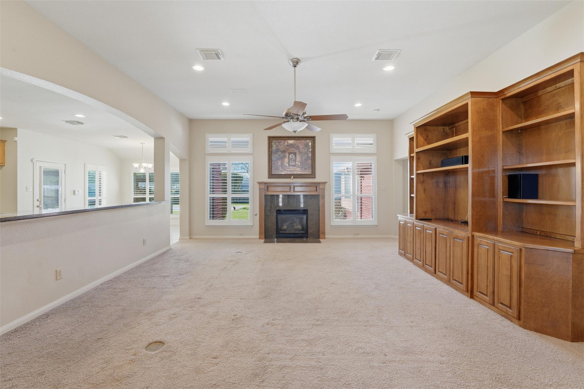 714 Louisiana Ave, Shiner, TX 77984