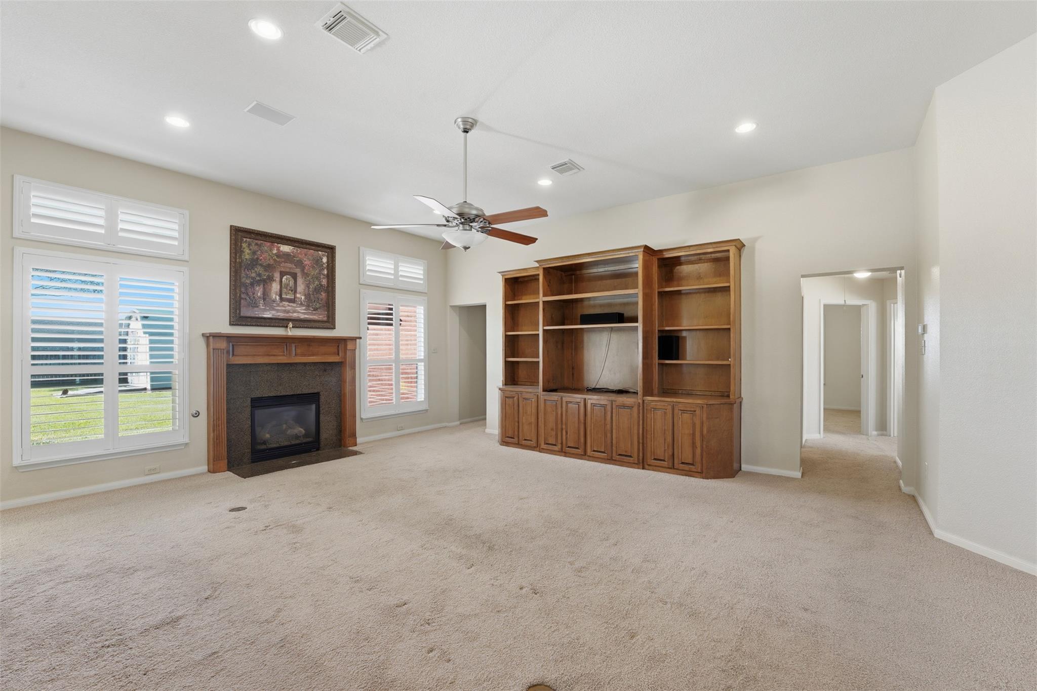 714 Louisiana Ave, Shiner, TX 77984