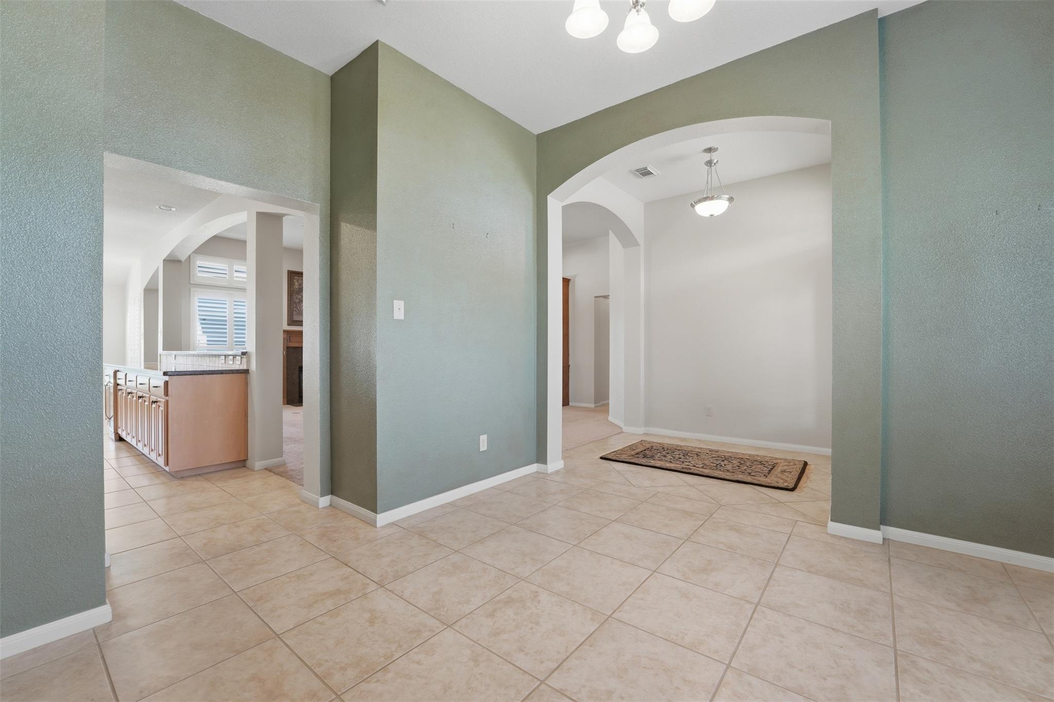 714 Louisiana Ave, Shiner, TX 77984