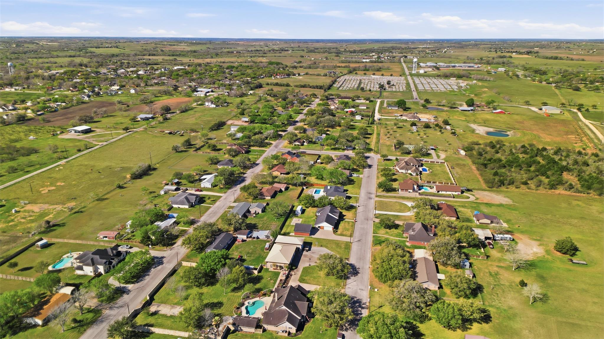 714 Louisiana Ave, Shiner, TX 77984