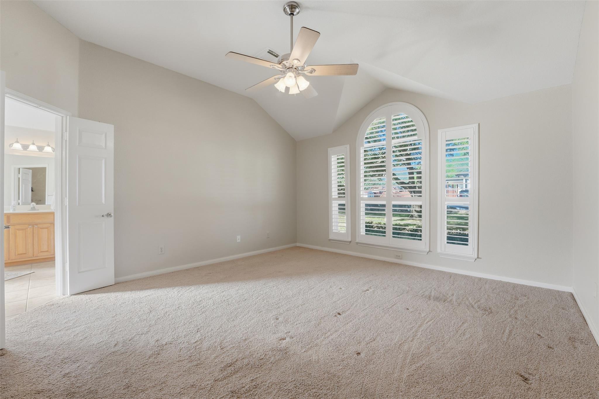 714 Louisiana Ave, Shiner, TX 77984