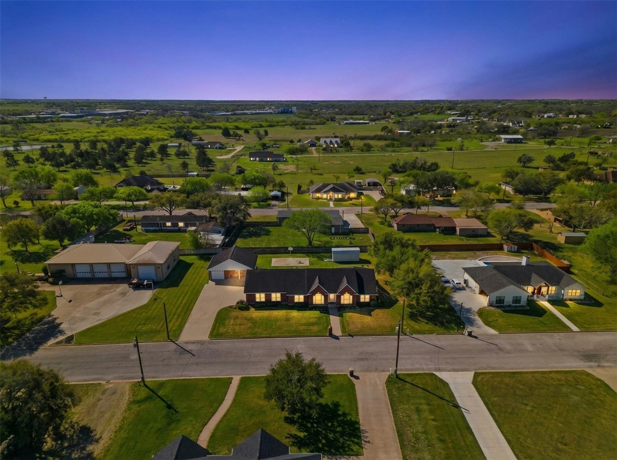 714 Louisiana Ave, Shiner, TX 77984