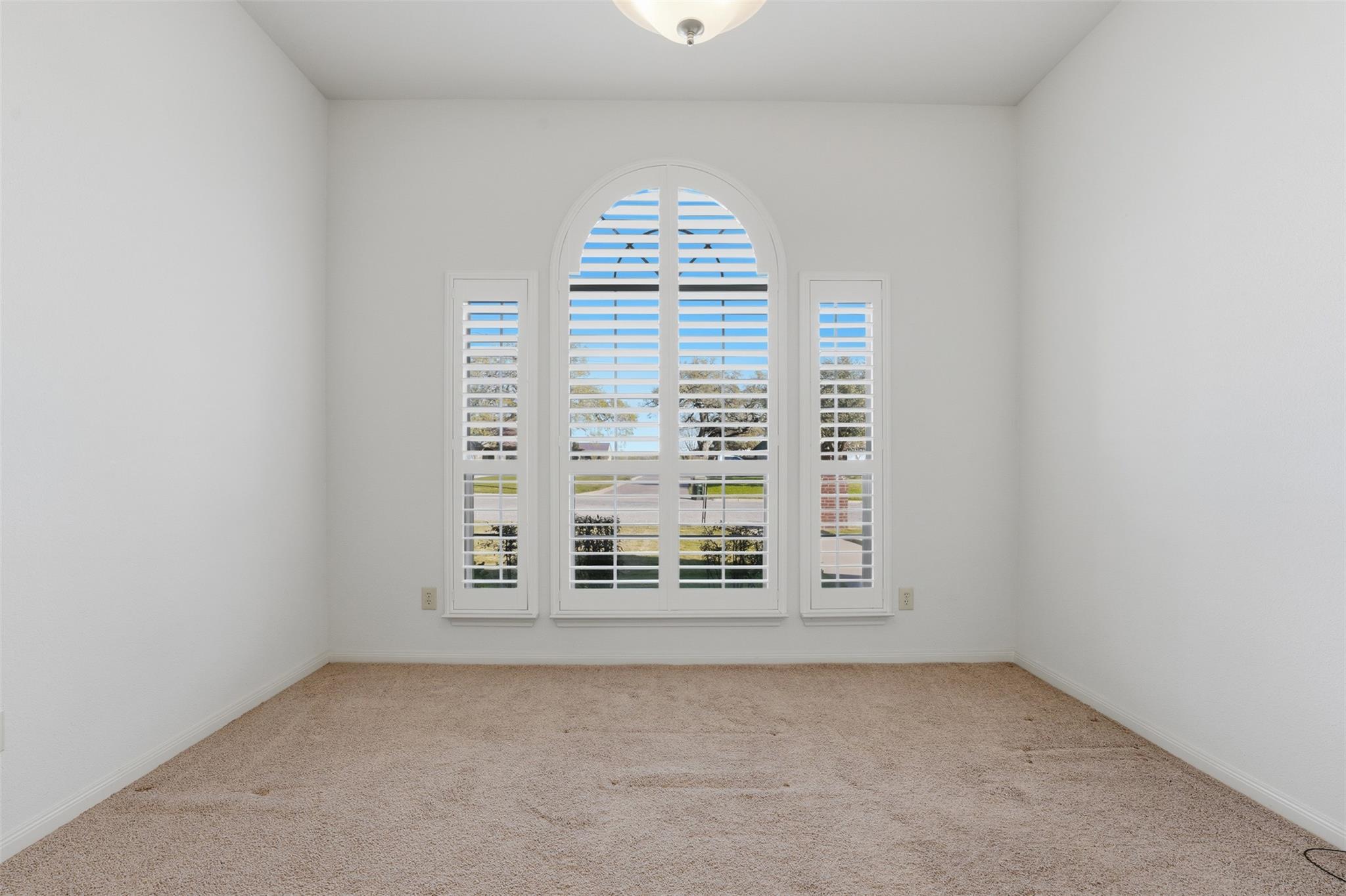 714 Louisiana Ave, Shiner, TX 77984