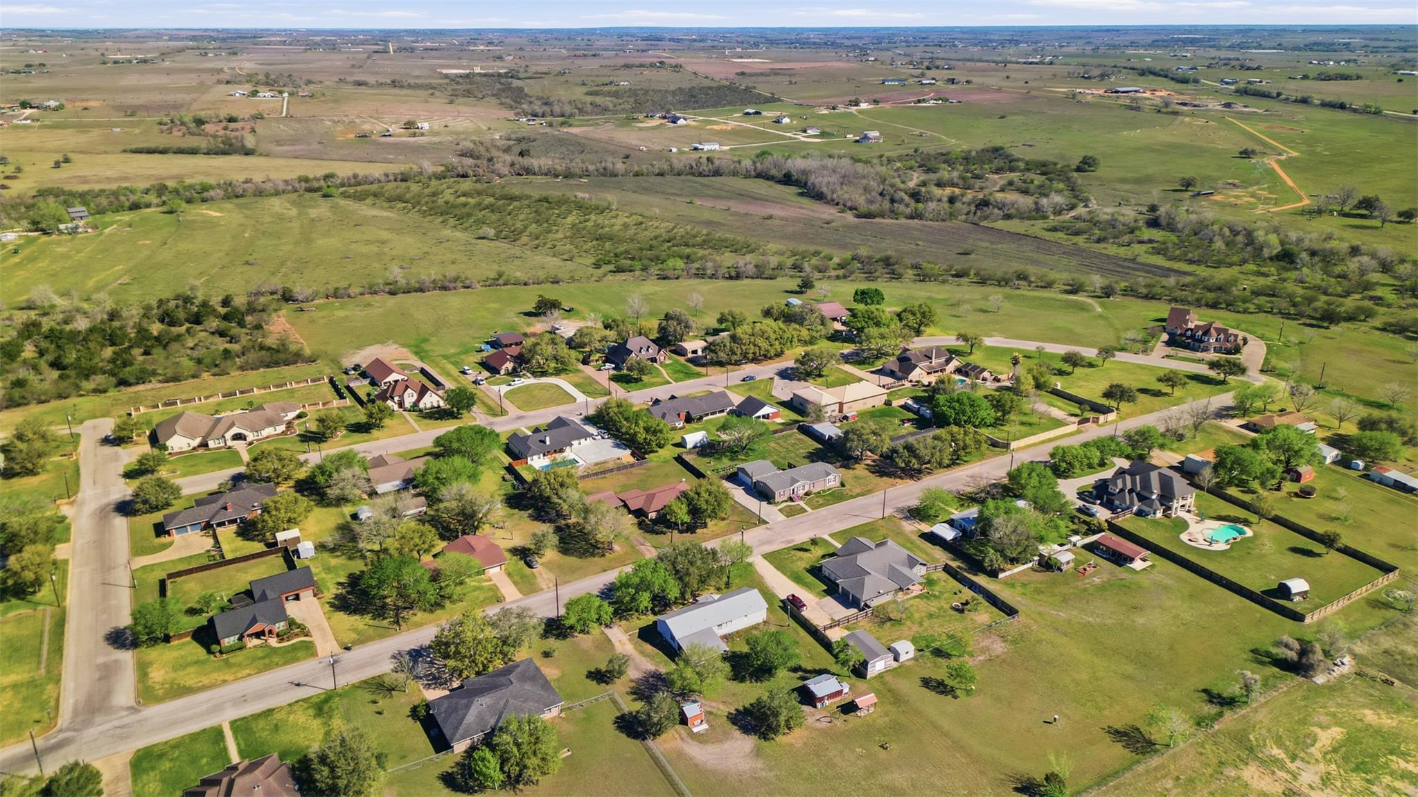 714 Louisiana Ave, Shiner, TX 77984