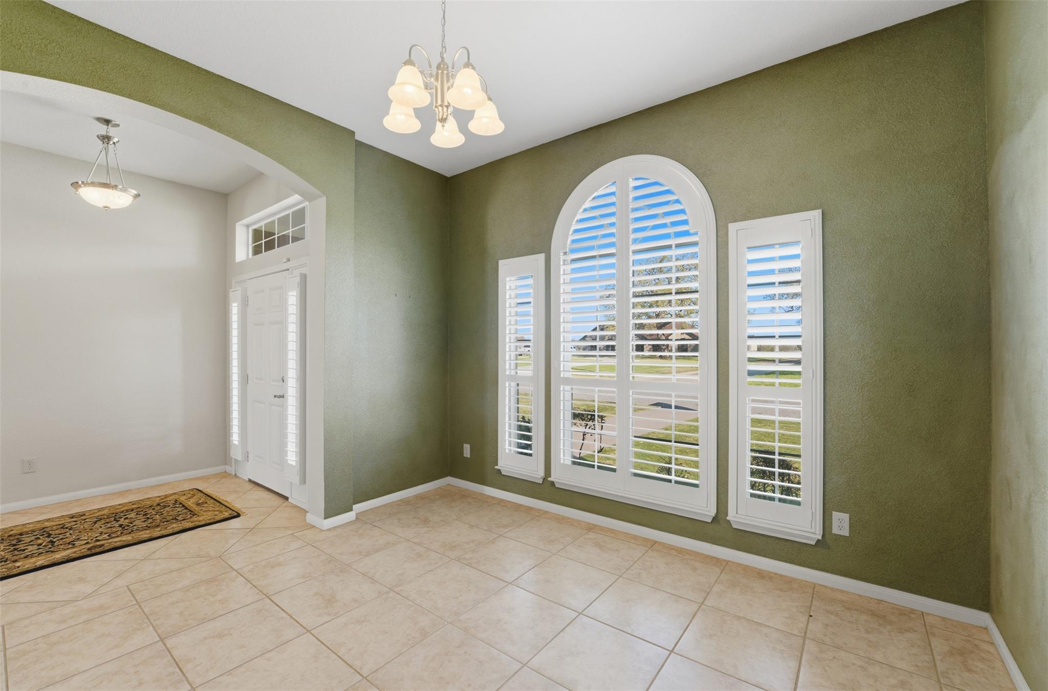 714 Louisiana Ave, Shiner, TX 77984