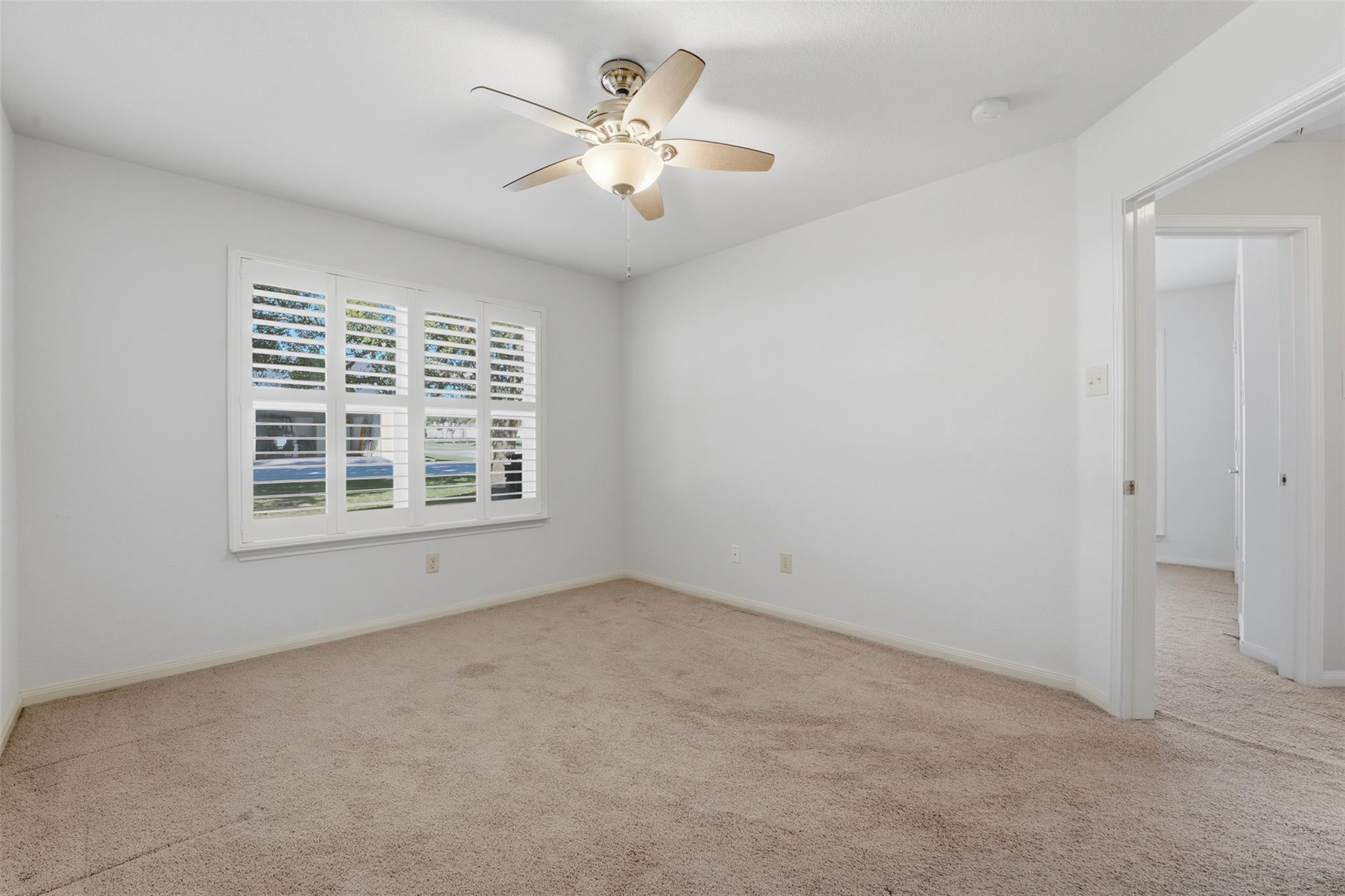 714 Louisiana Ave, Shiner, TX 77984