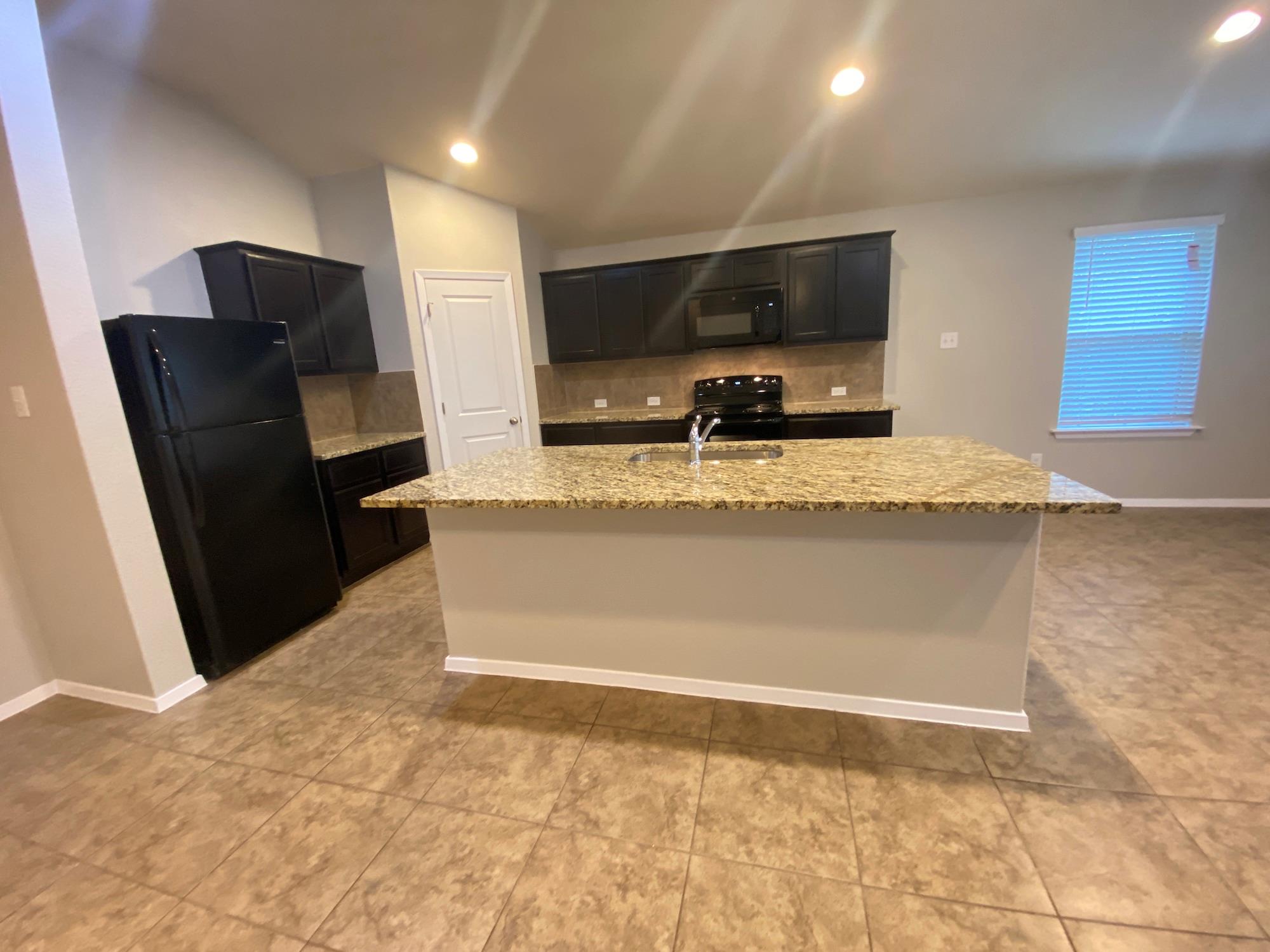 21607 Surrey Ln, Lago Vista, TX 78645