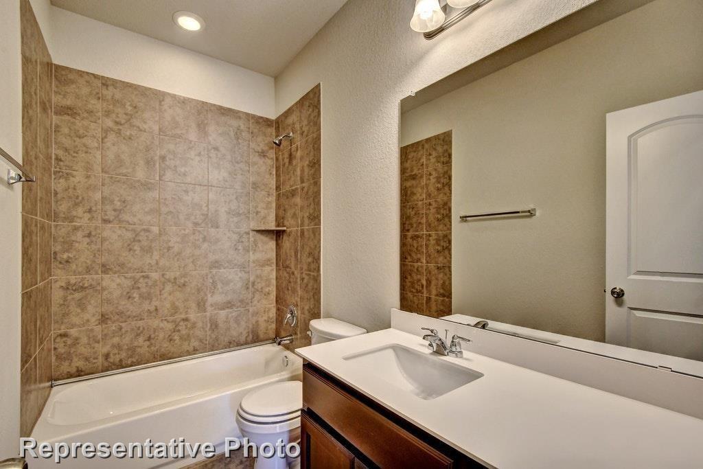 21607 Surrey Ln, Lago Vista, TX 78645