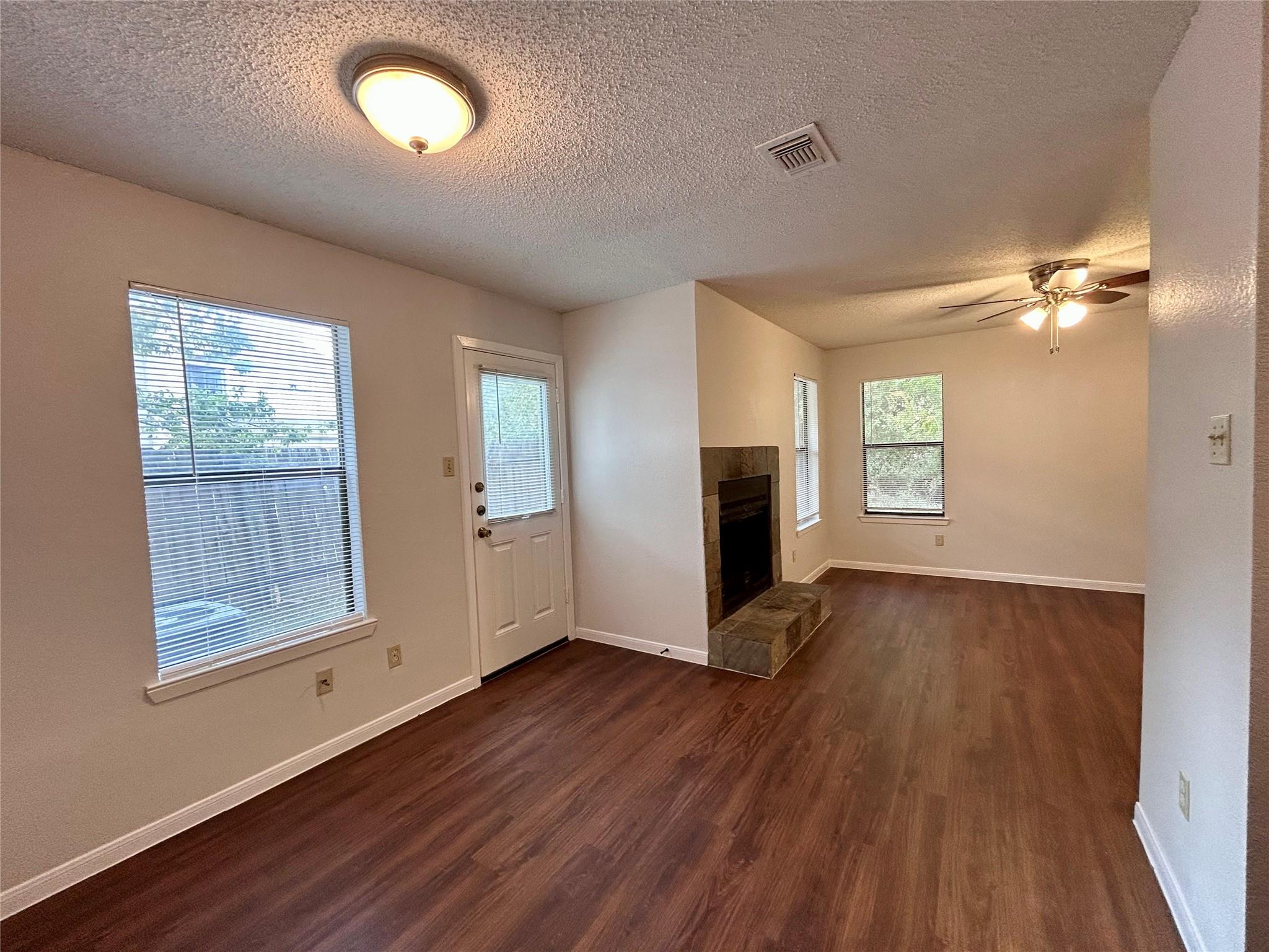 8910 Schick Rd # D, Austin, TX 78729