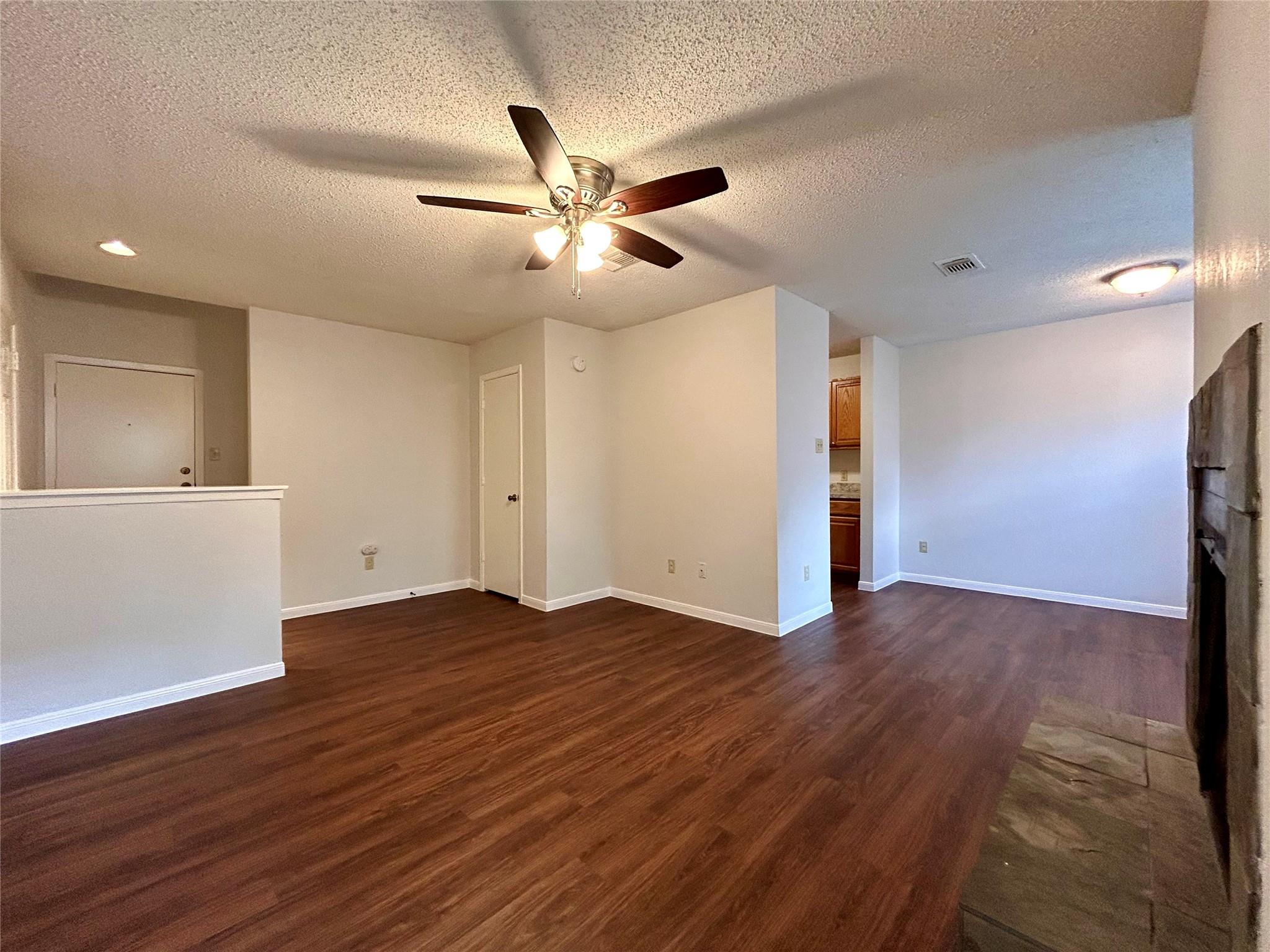 8910 Schick Rd # D, Austin, TX 78729