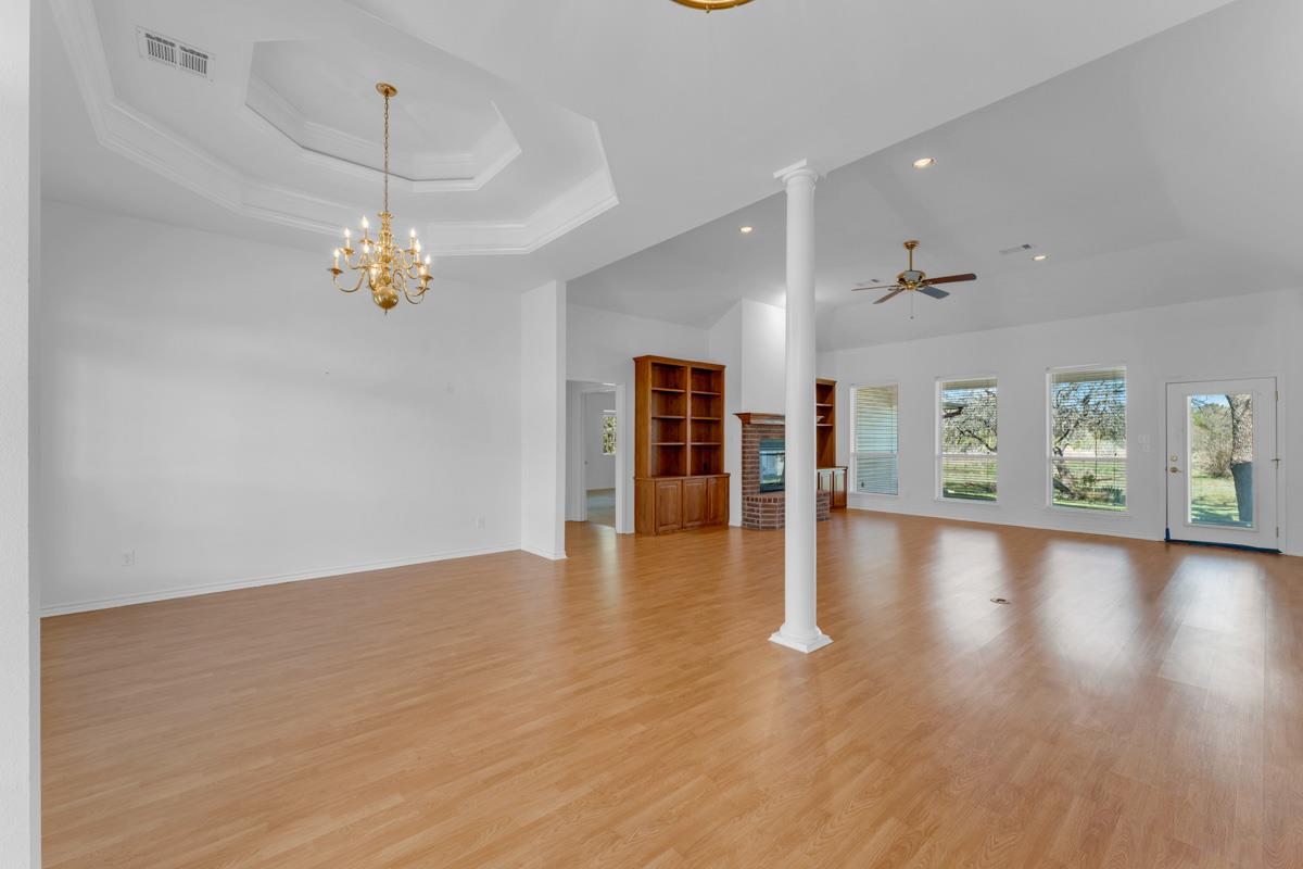 107 N Oak Vista Dr, Burnet, TX 78611