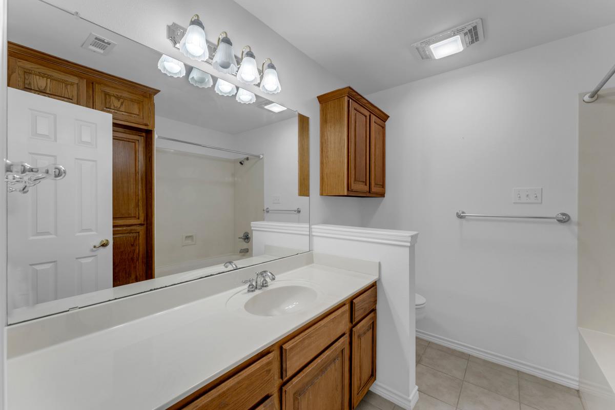 107 N Oak Vista Dr, Burnet, TX 78611