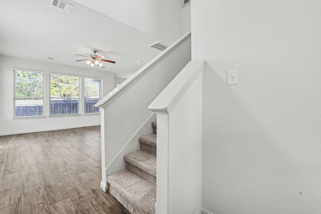 2410 Great Oaks Dr # 401, Round Rock, TX 78681