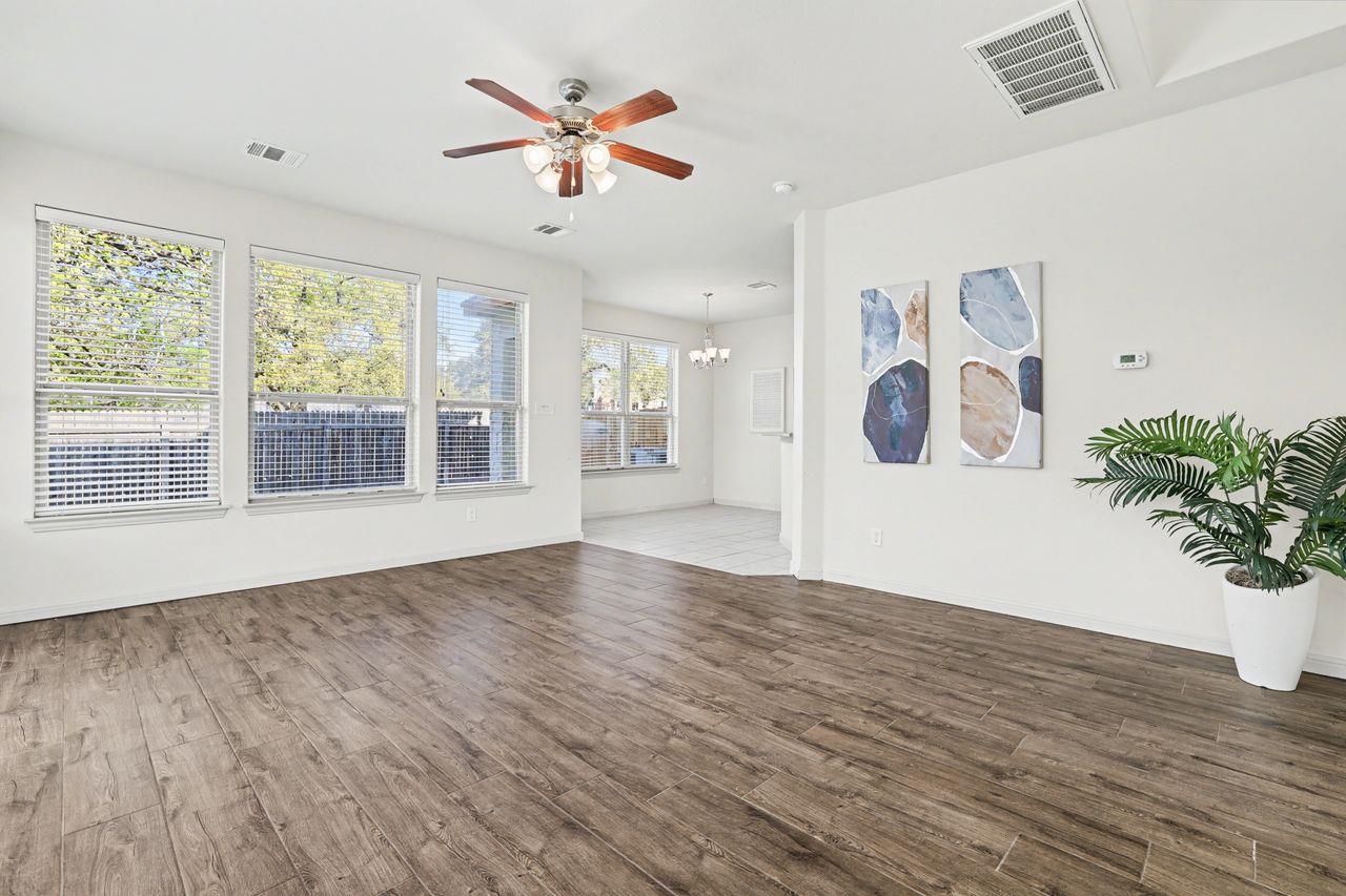 2410 Great Oaks Dr # 401, Round Rock, TX 78681